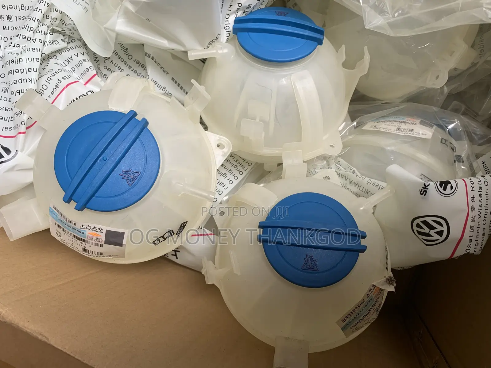 Water Container for Volkswagen Passat, Tiugan and Passat Cc
