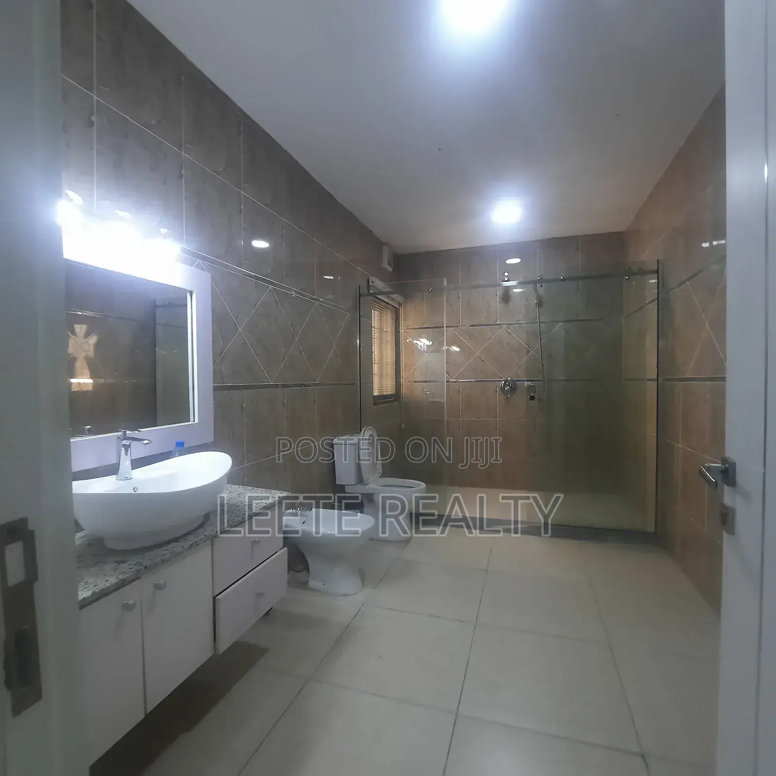 Furnished 4bdrm Townhouse / Terrace in Maitama for rent