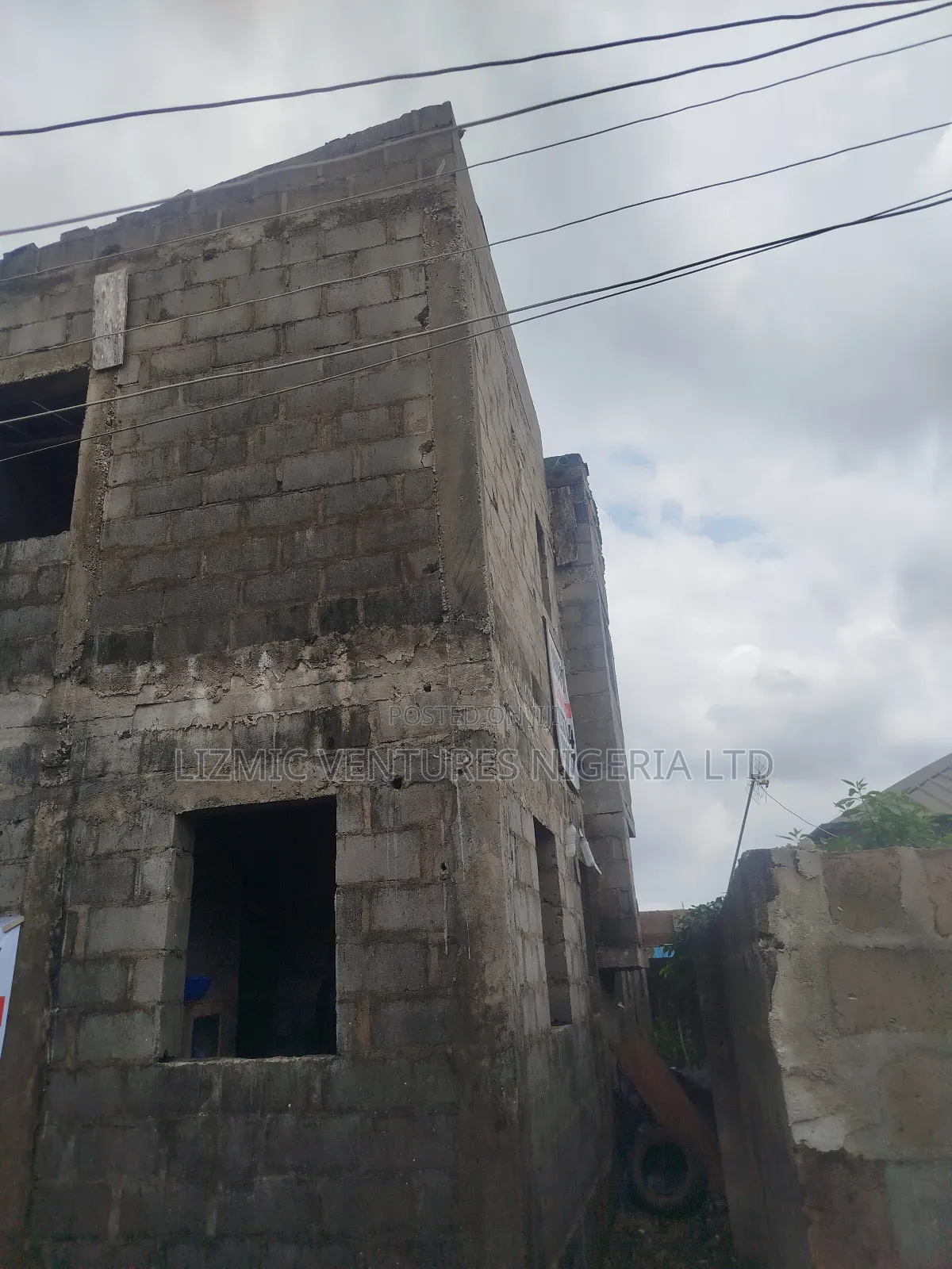 2bdrm Block of Flats in Ipokia, Igando / Ikotun/Igando for sale