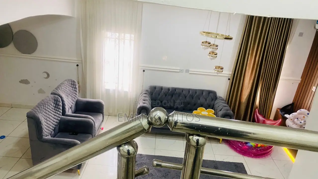Furnished 4bdrm Duplex in FHA for sale