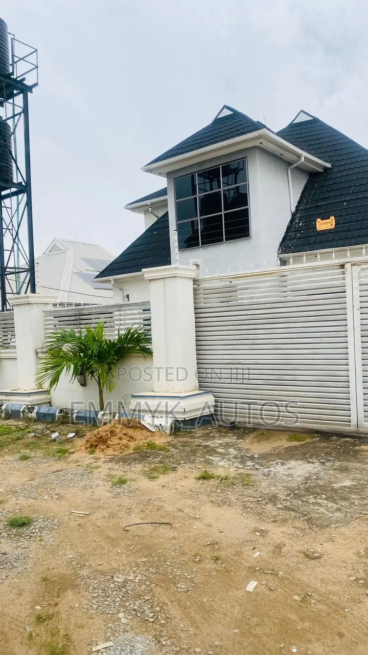 Furnished 4bdrm Duplex in FHA for sale