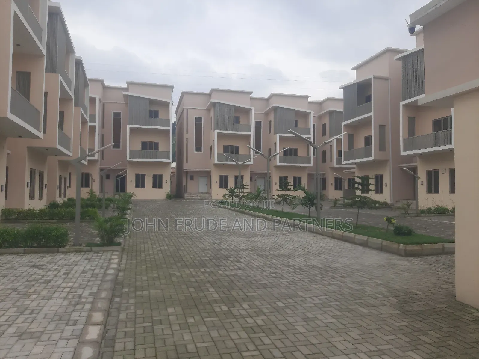 4bdrm Duplex in Dawaki Hillside for sale