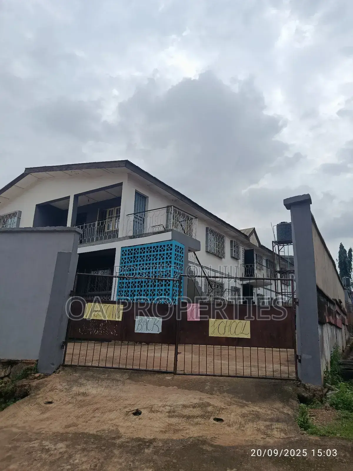 3bdrm Block of Flats in Irepodun, Off for sale