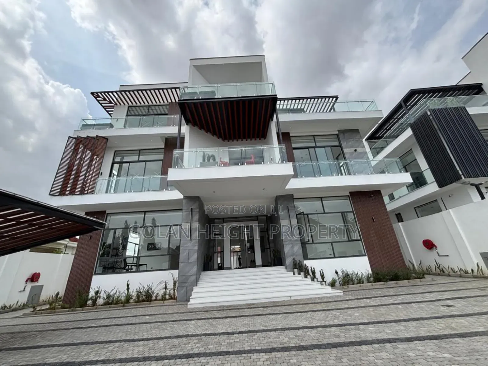7bdrm Mansion in Asokoro for sale