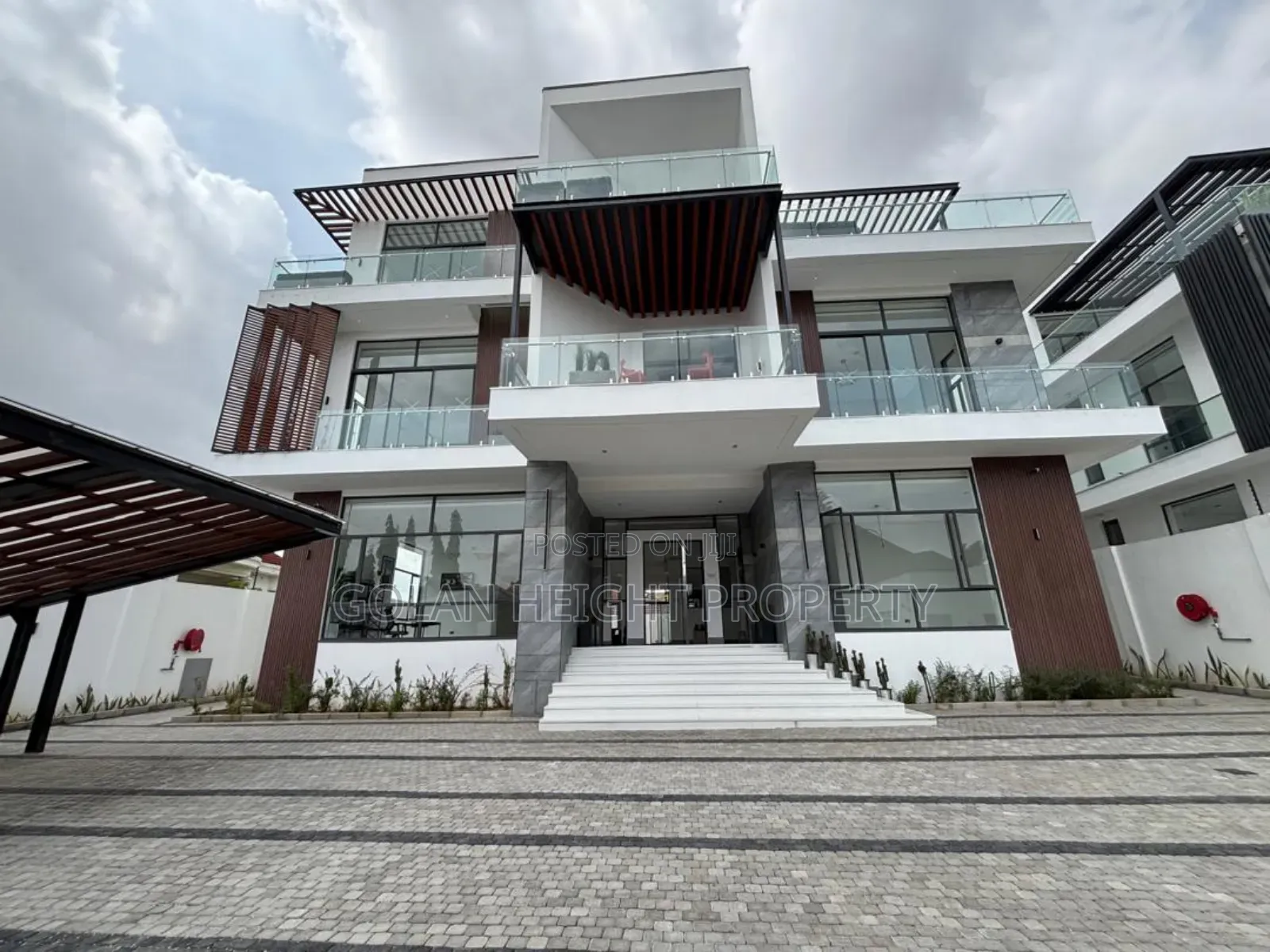 7bdrm Mansion in Asokoro for sale