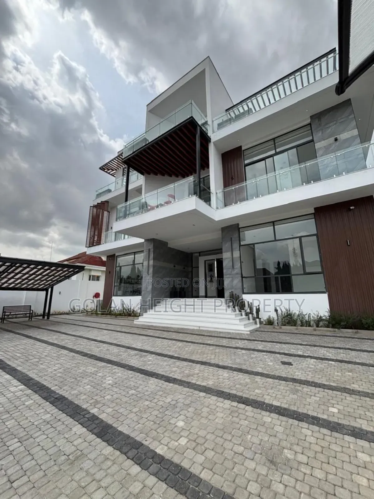 7bdrm Mansion in Asokoro for sale