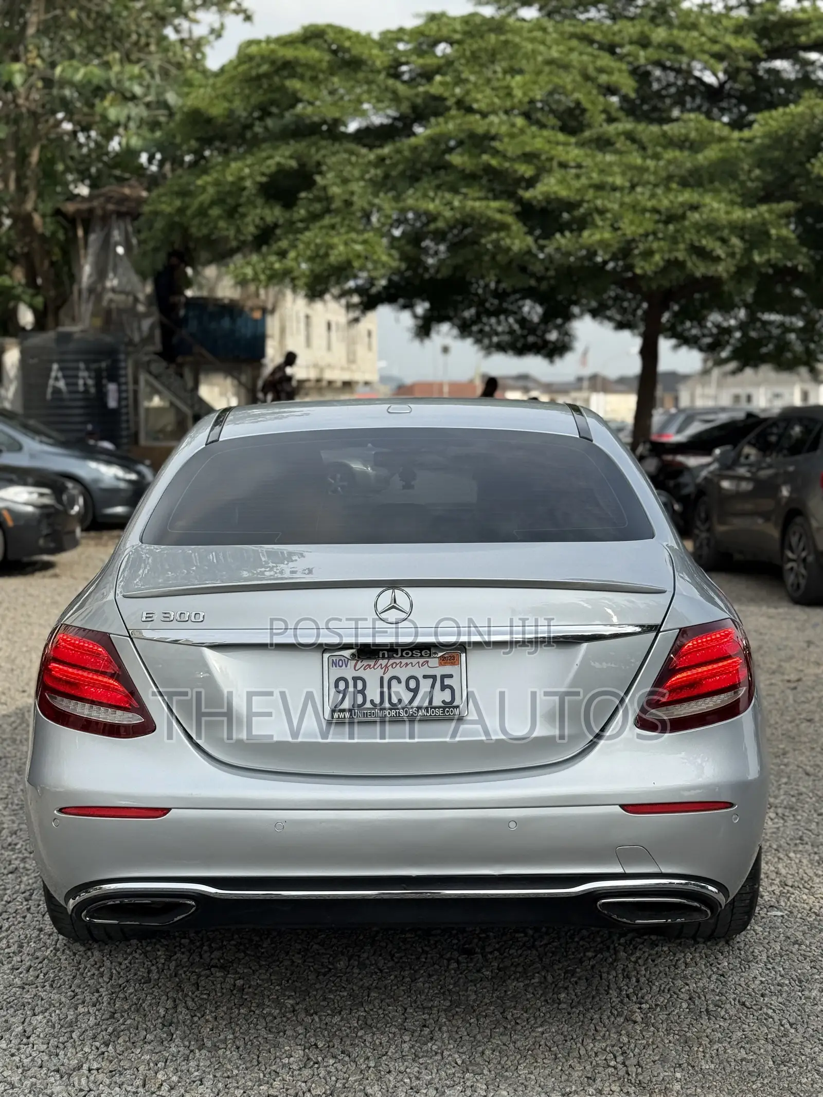 Mercedes-Benz E300 Base RWD Sedan (2.0L 4cyl 9A) 2017 Silver