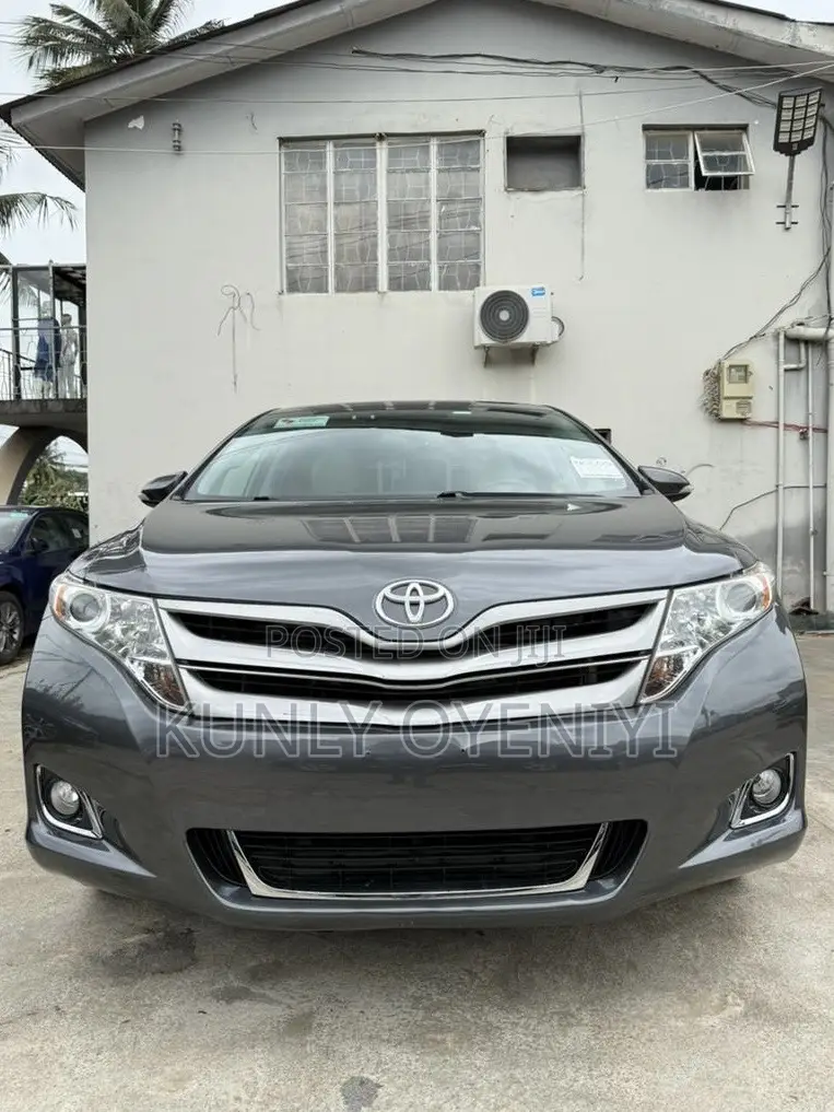 Toyota Venza XLE 4dr Wagon AWD (3.5L 6cyl 6A) 2014 Gray