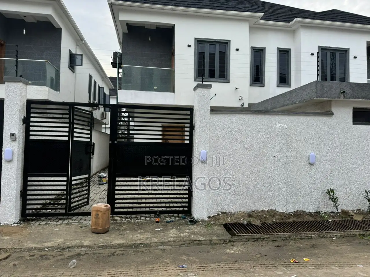 4bdrm Duplex in Ikate for sale