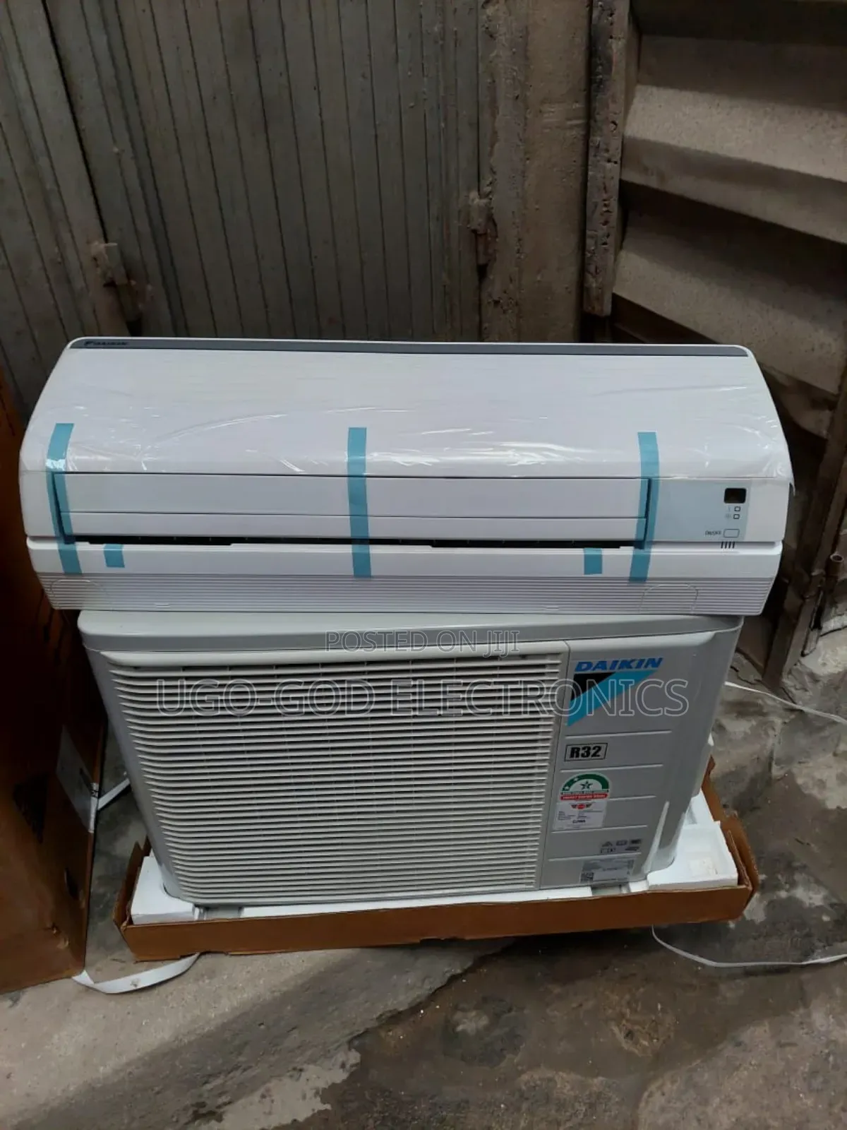 Daikin Inverter 1.5hp Air Conditioner