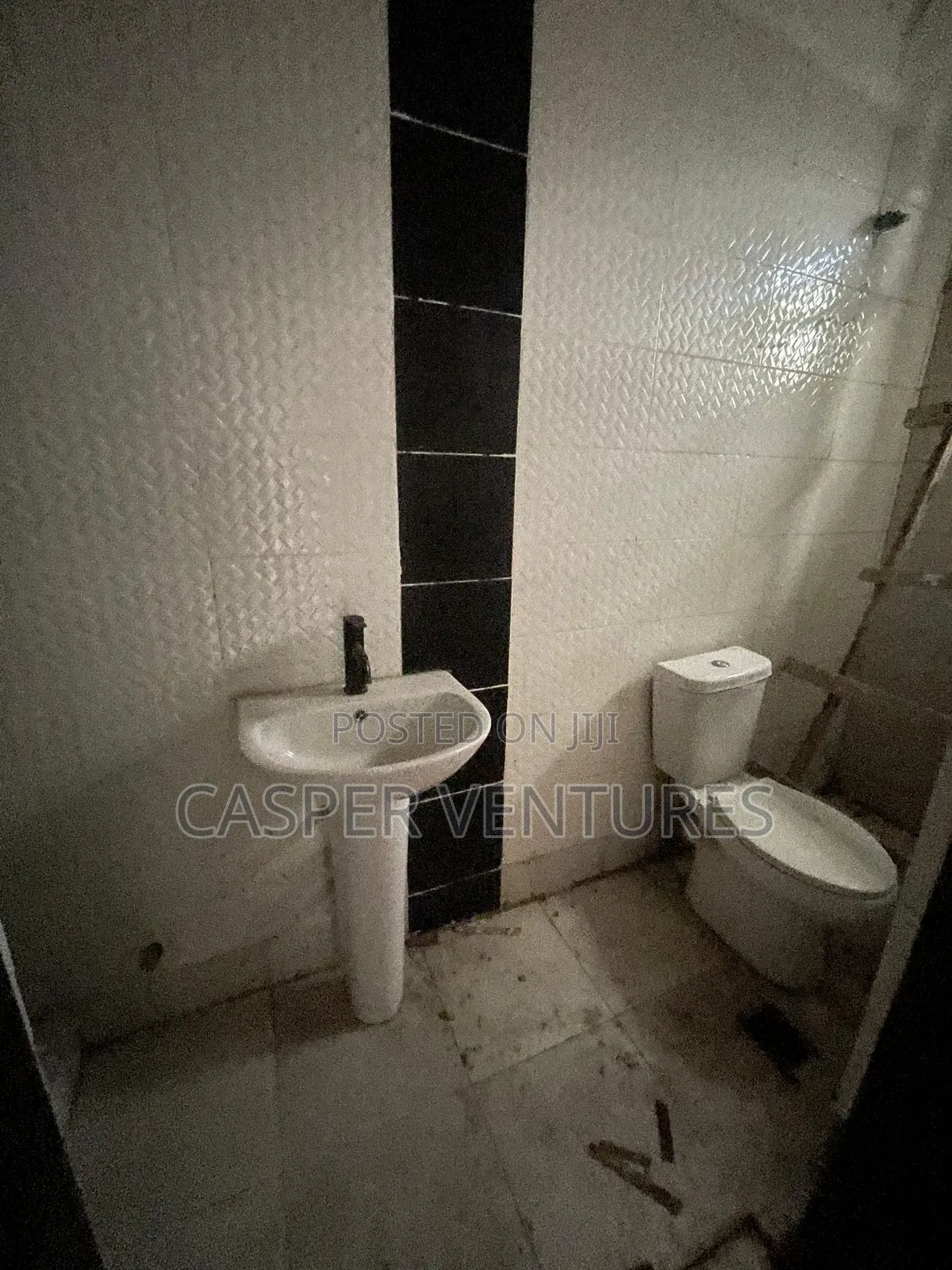 1bdrm Apartment in Friends Colony, Agungi for rent