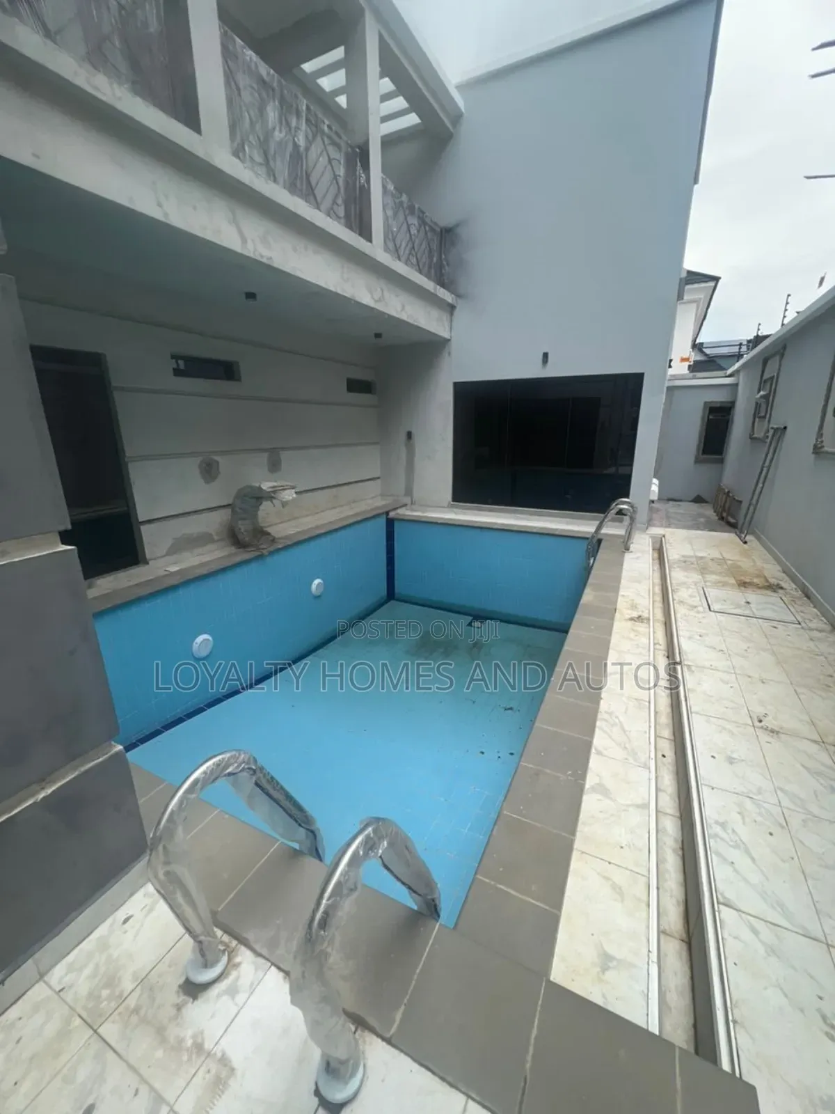 5bdrm Duplex in Omole Phase 1 Ikeja for sale