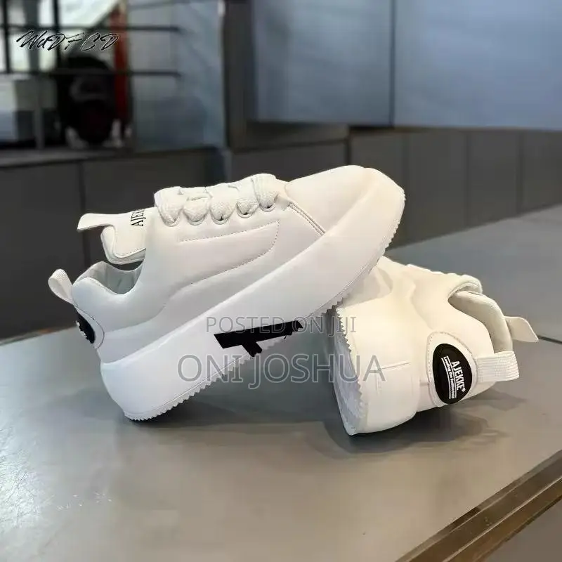 Supreme Fashion Sneakers