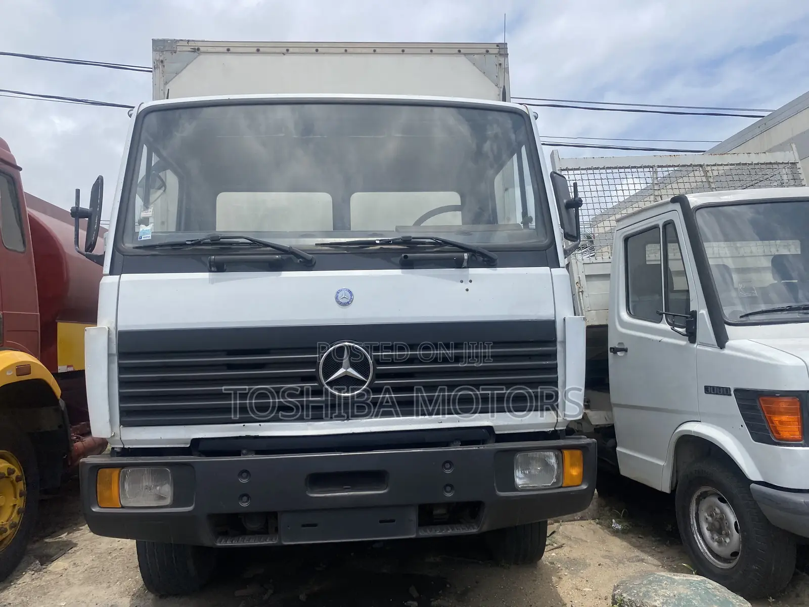 Mercedes Benz Truck 2004 White