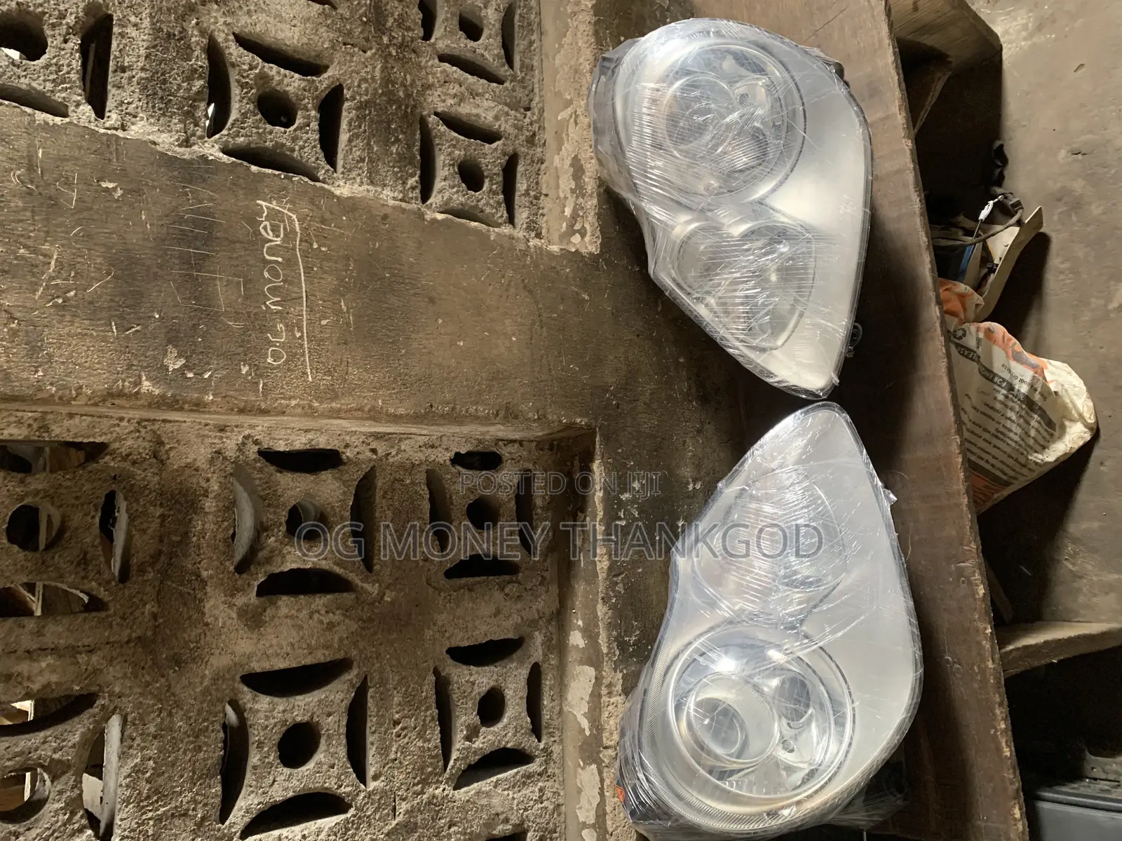 Headlights Porsche Cayenne 2004 