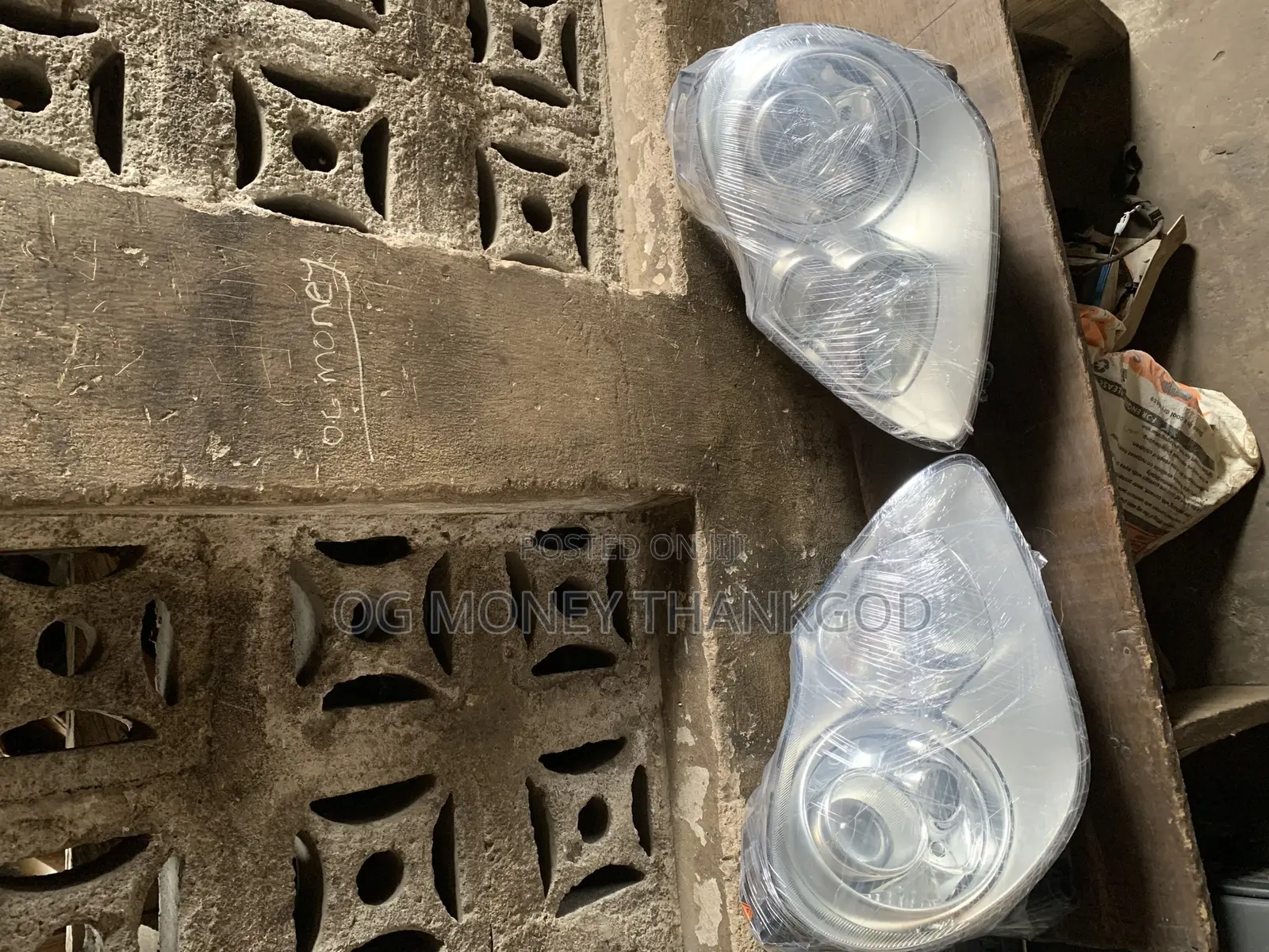Headlights Porsche Cayenne 2004 