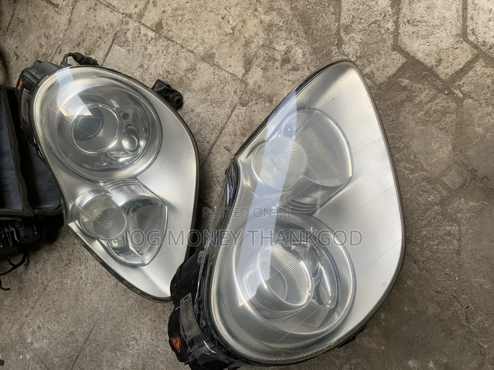 Headlights Porsche Cayenne 2004 