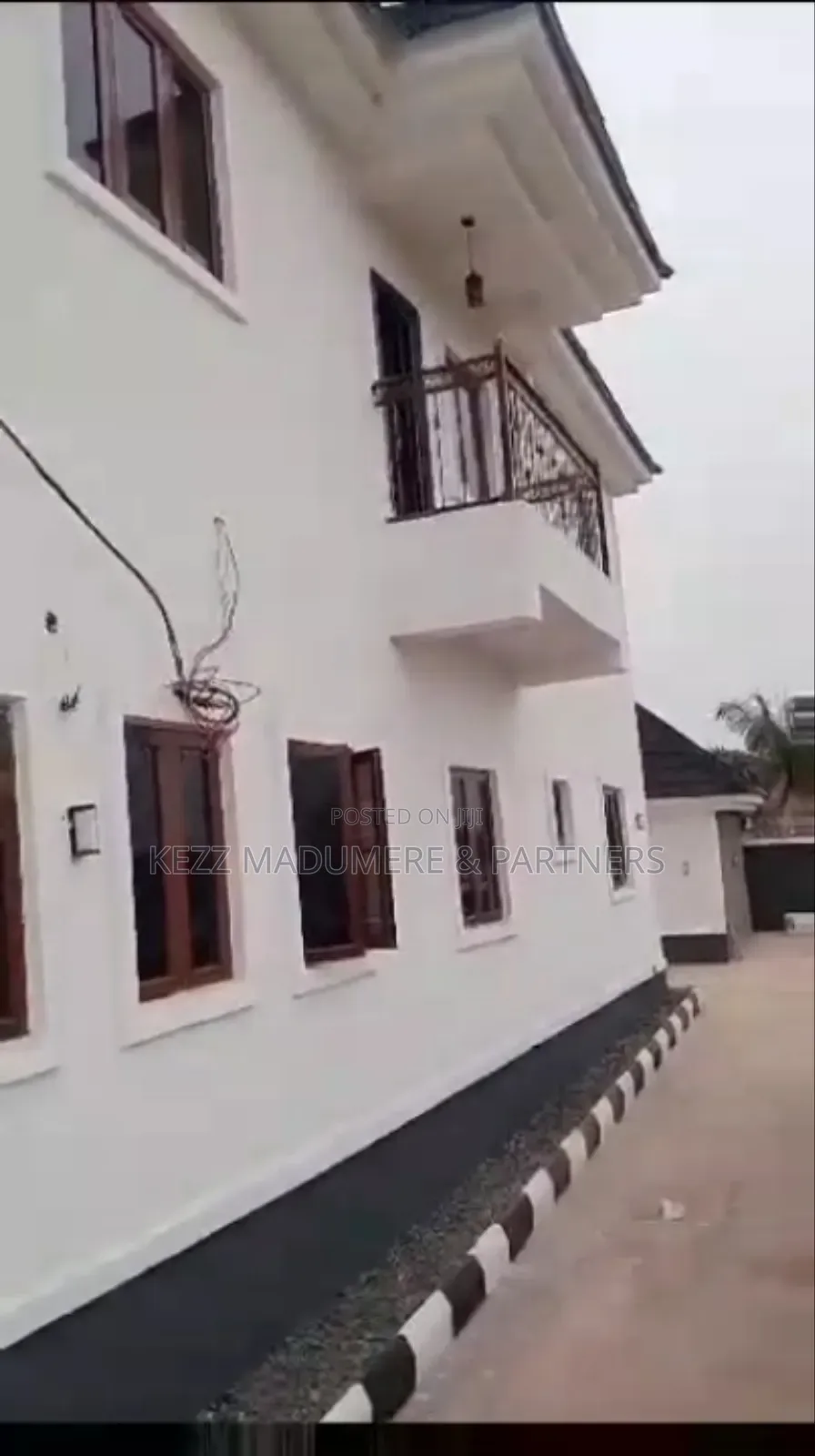 4bdrm Duplex in Winner'S Estate, for sale