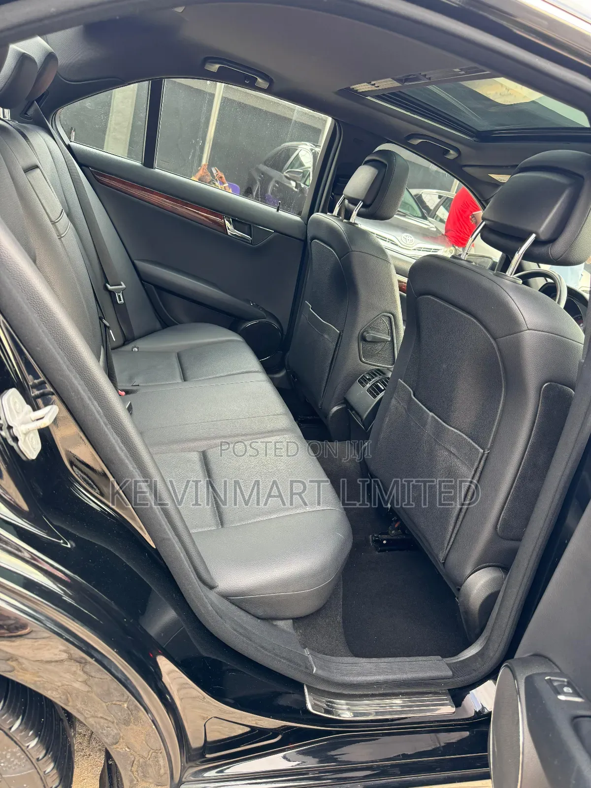 Mercedes-Benz C300 Luxury 4Matic Sedan AWD (3.0L 6cyl 7A) 2011 Black