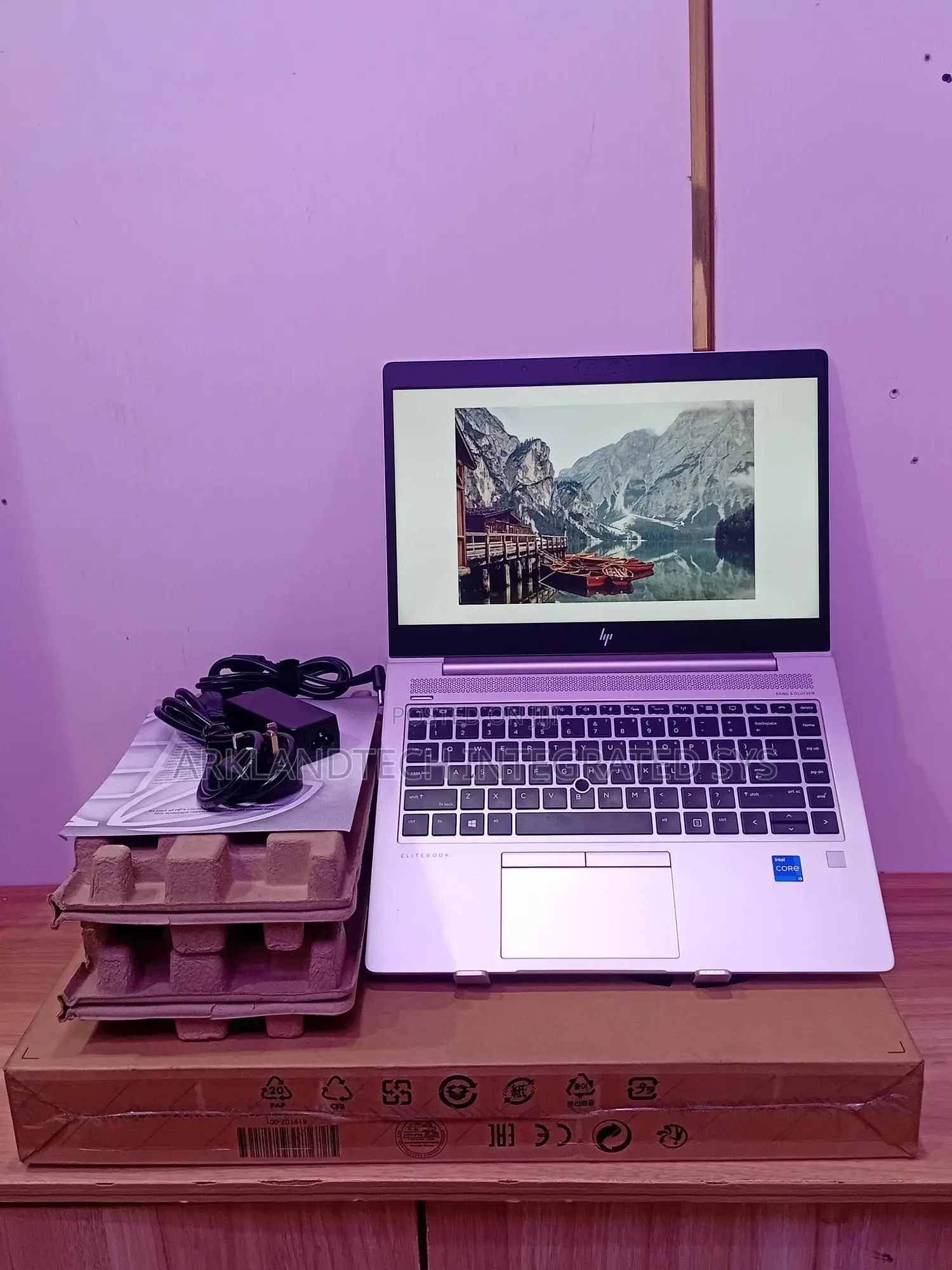 New Laptop HP EliteBook 840 G3 12GB Intel Core i5 SSD 256GB