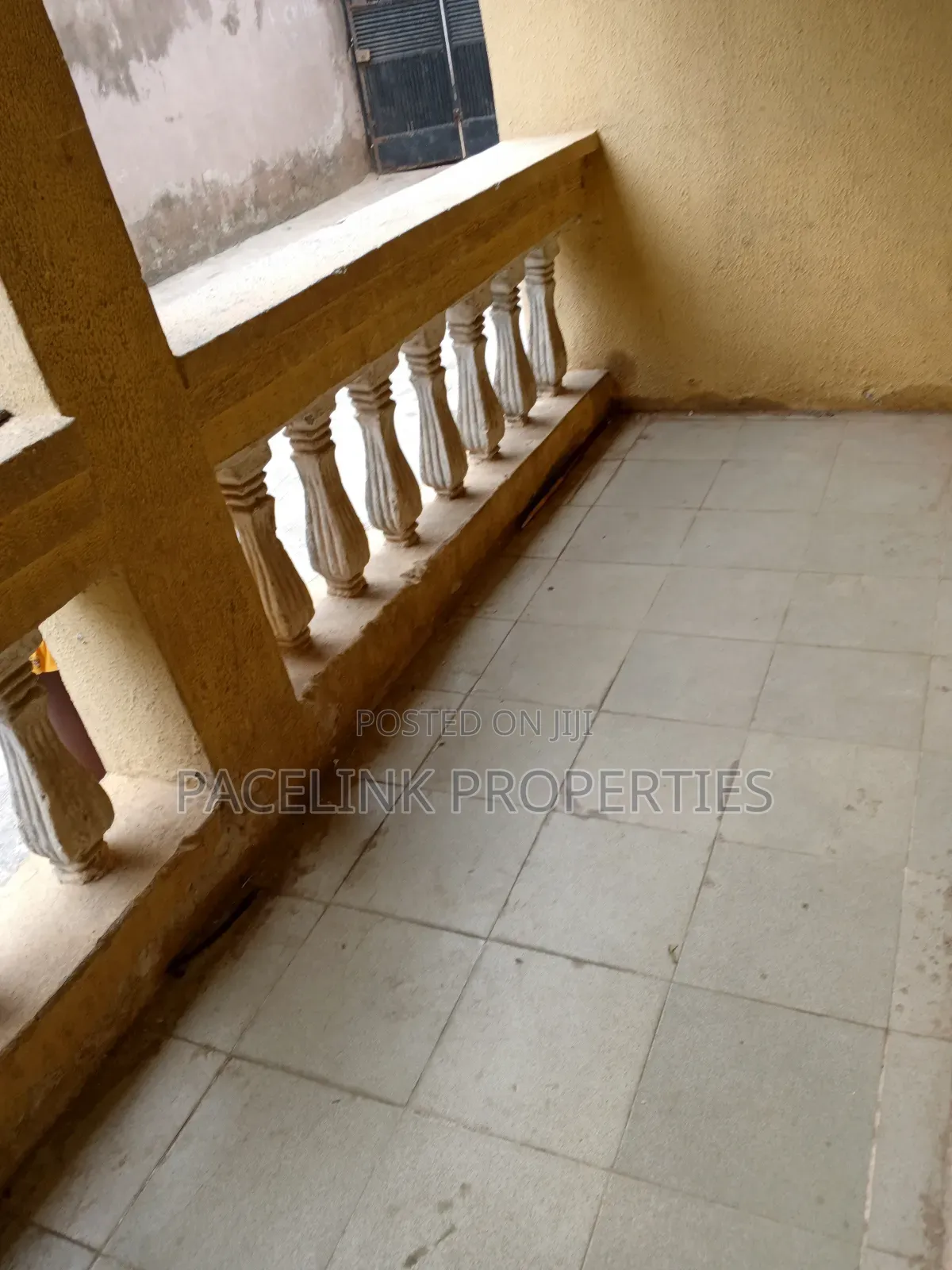 10bdrm Block of Flats in Igando / Ikotun/Igando for sale