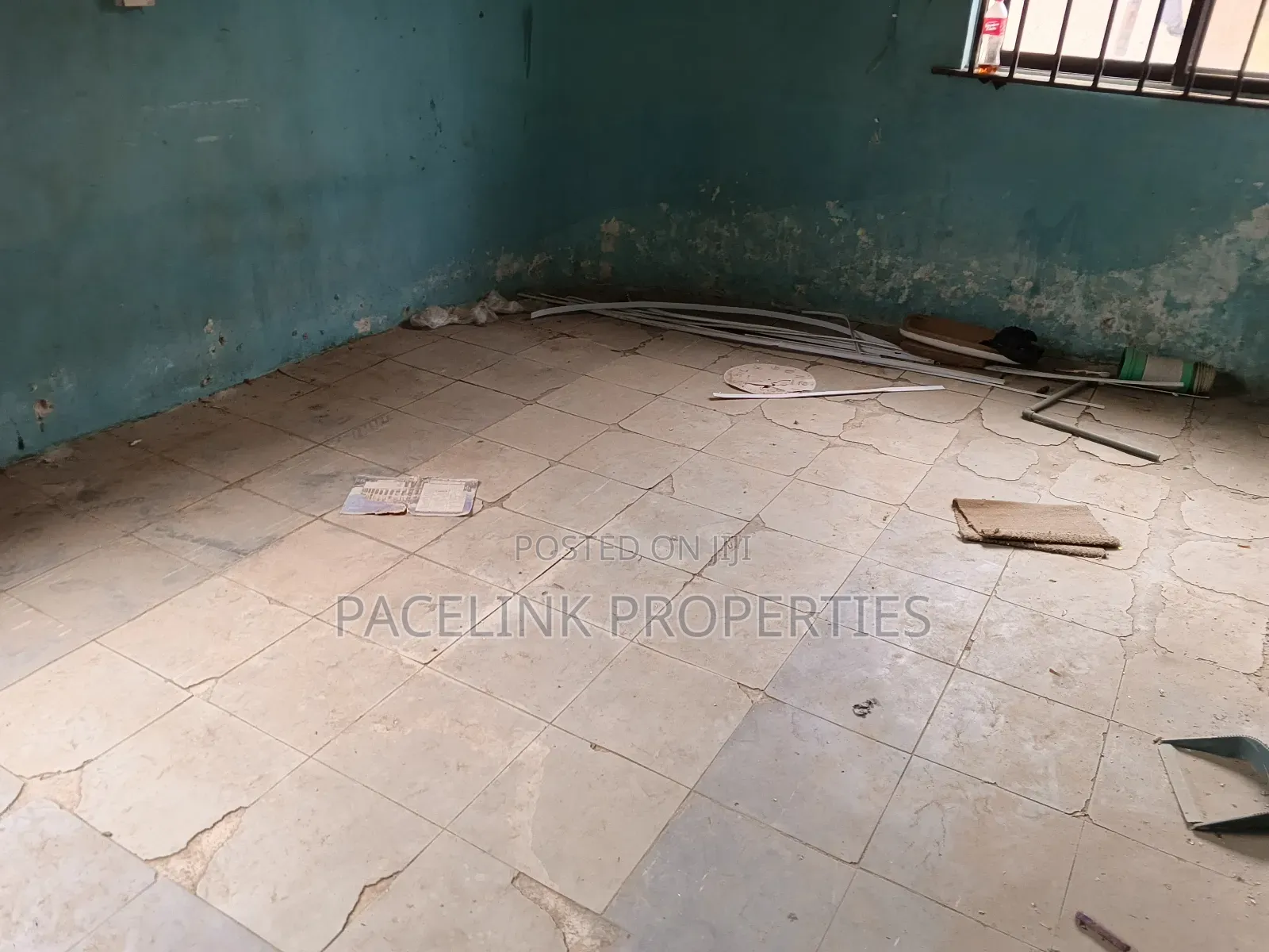 10bdrm Block of Flats in Igando / Ikotun/Igando for sale