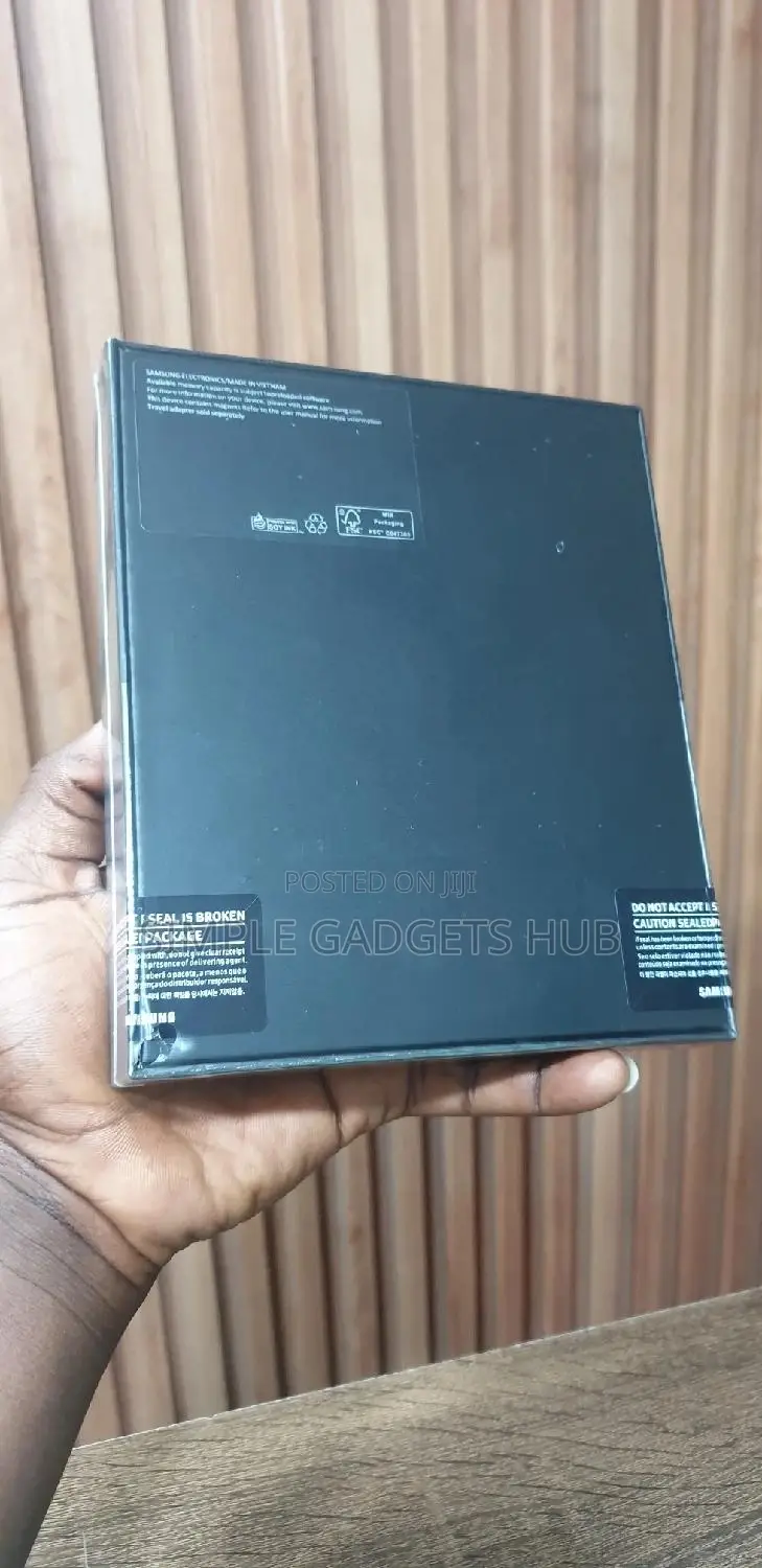 New Samsung Galaxy Z Fold4 256 GB Black
