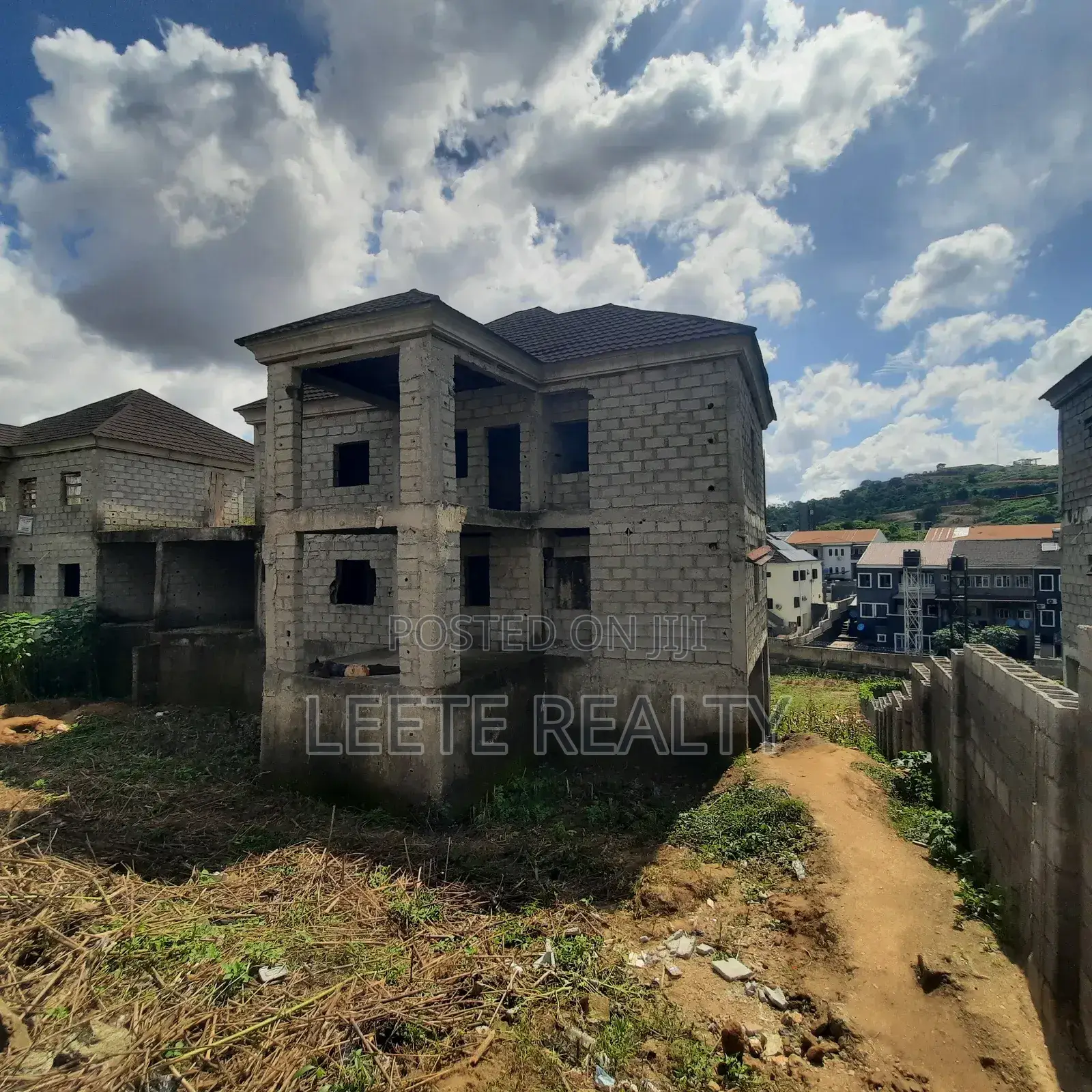 5bdrm Duplex in Asokoro District for sale