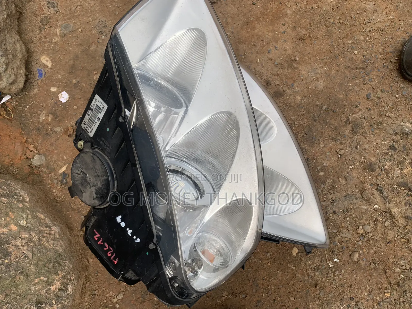 Headlight Volkswagen Touareg 2004 