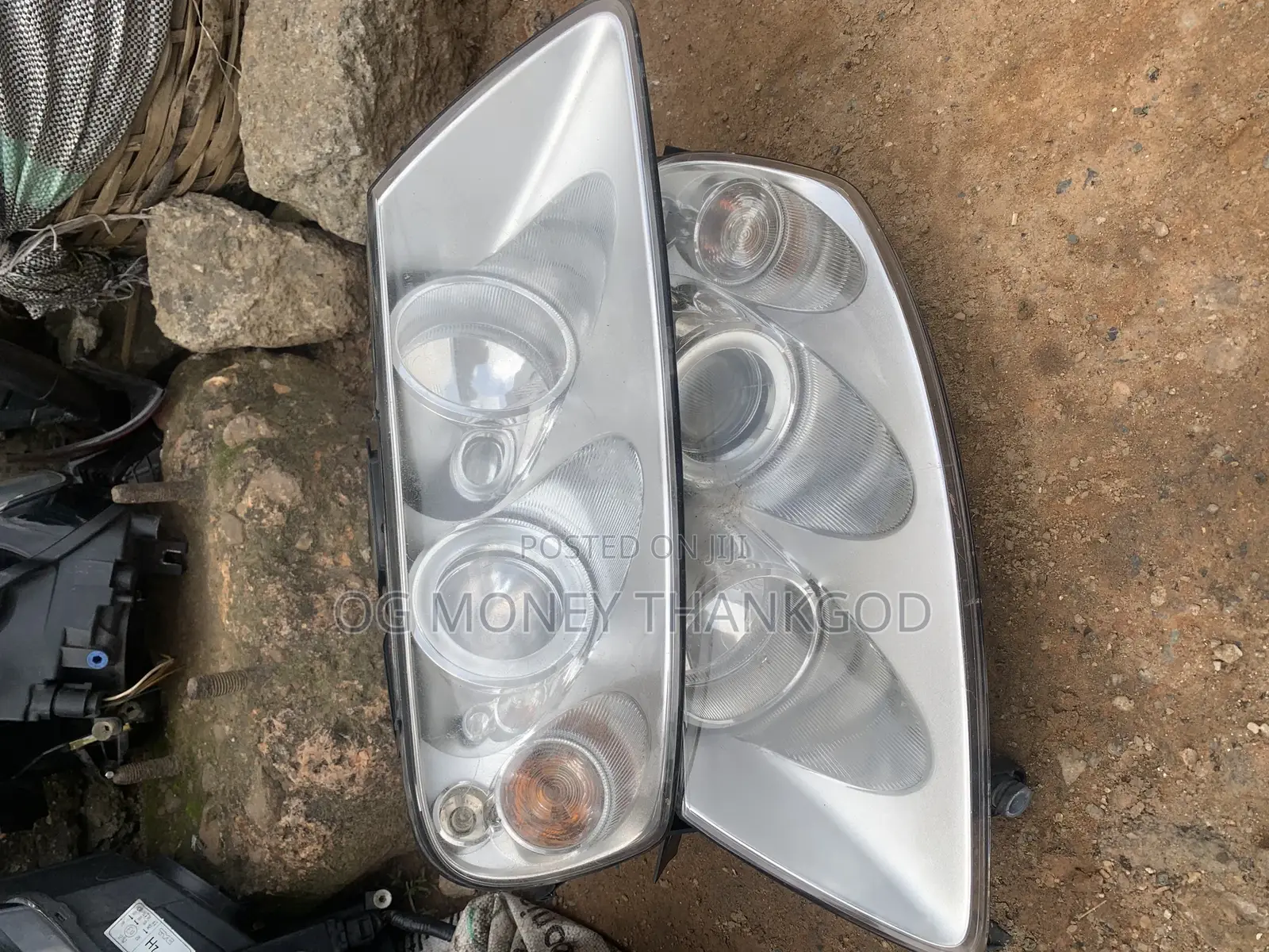 Headlight Volkswagen Touareg 2004 