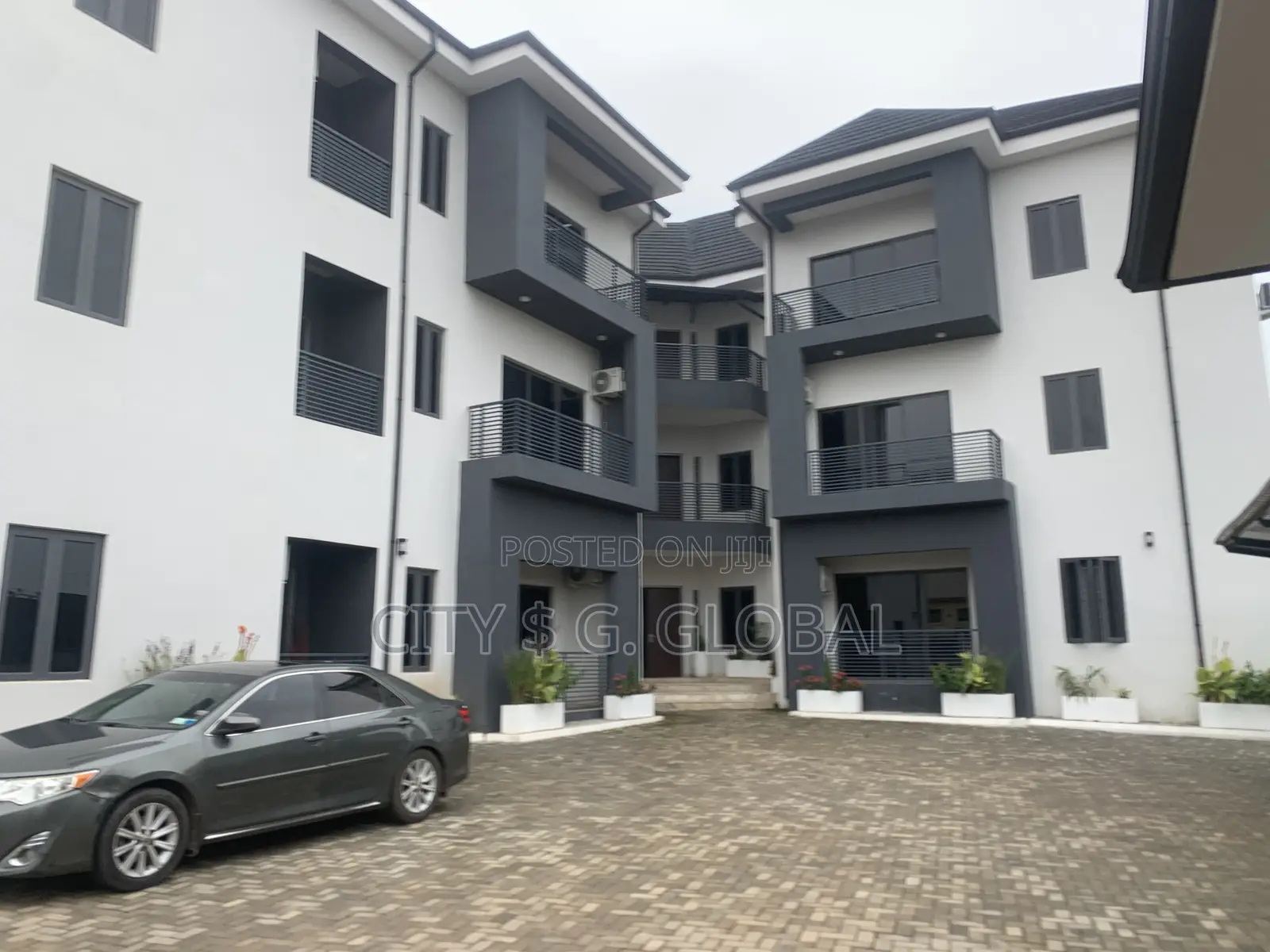 A Standard 1 Bedroom in Gaduwa