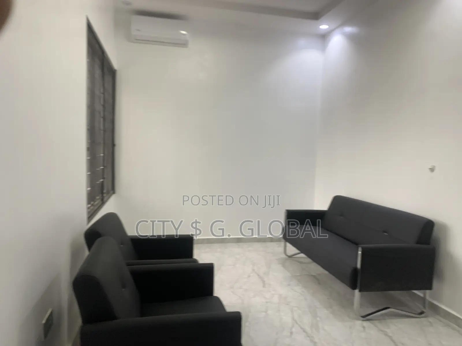 A Standard 1 Bedroom in Gaduwa