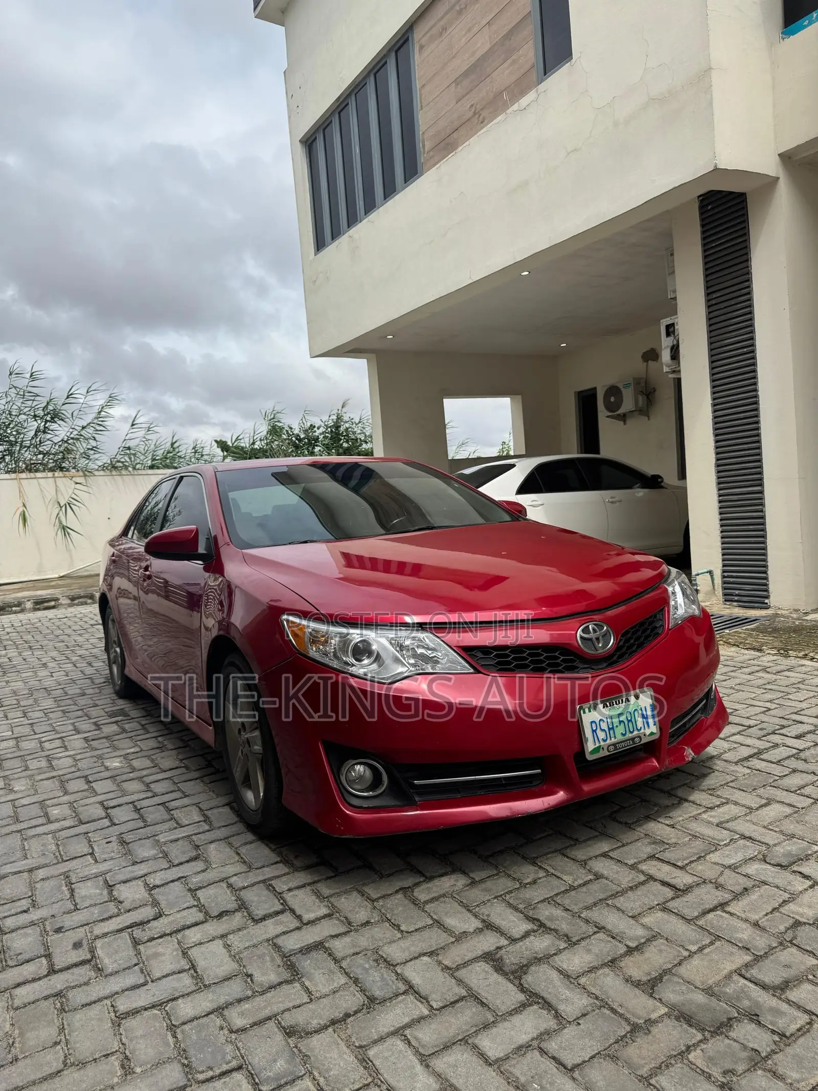 Toyota Camry SE 4dr Sedan (2.5L 4cyl 6A) 2013 Red