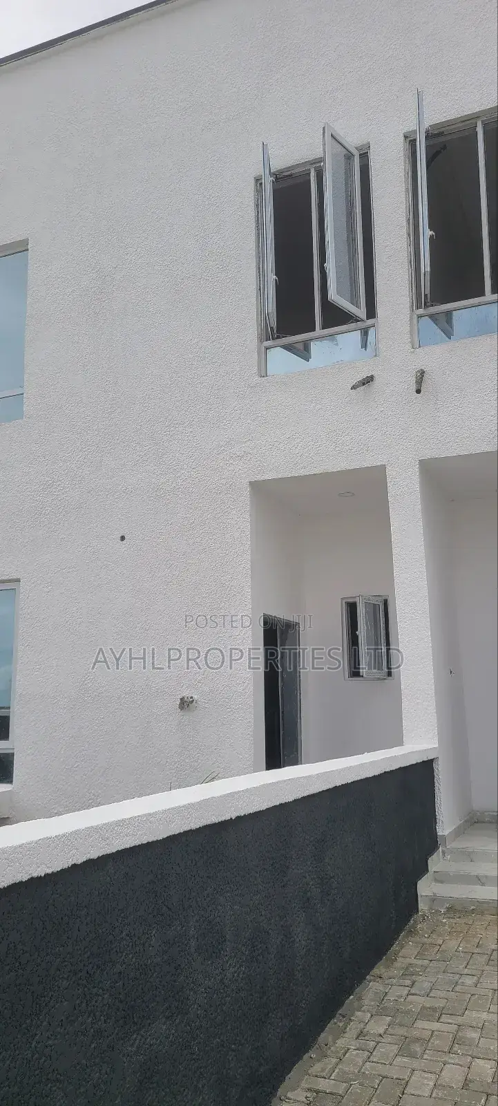 3bdrm Duplex in Capital Garden, Lekki Expressway for sale