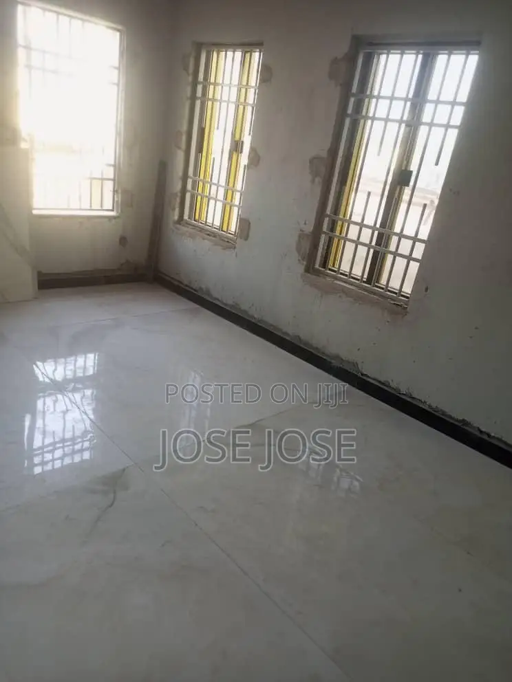 4bdrm Duplex in Around Mshel, FHA for sale