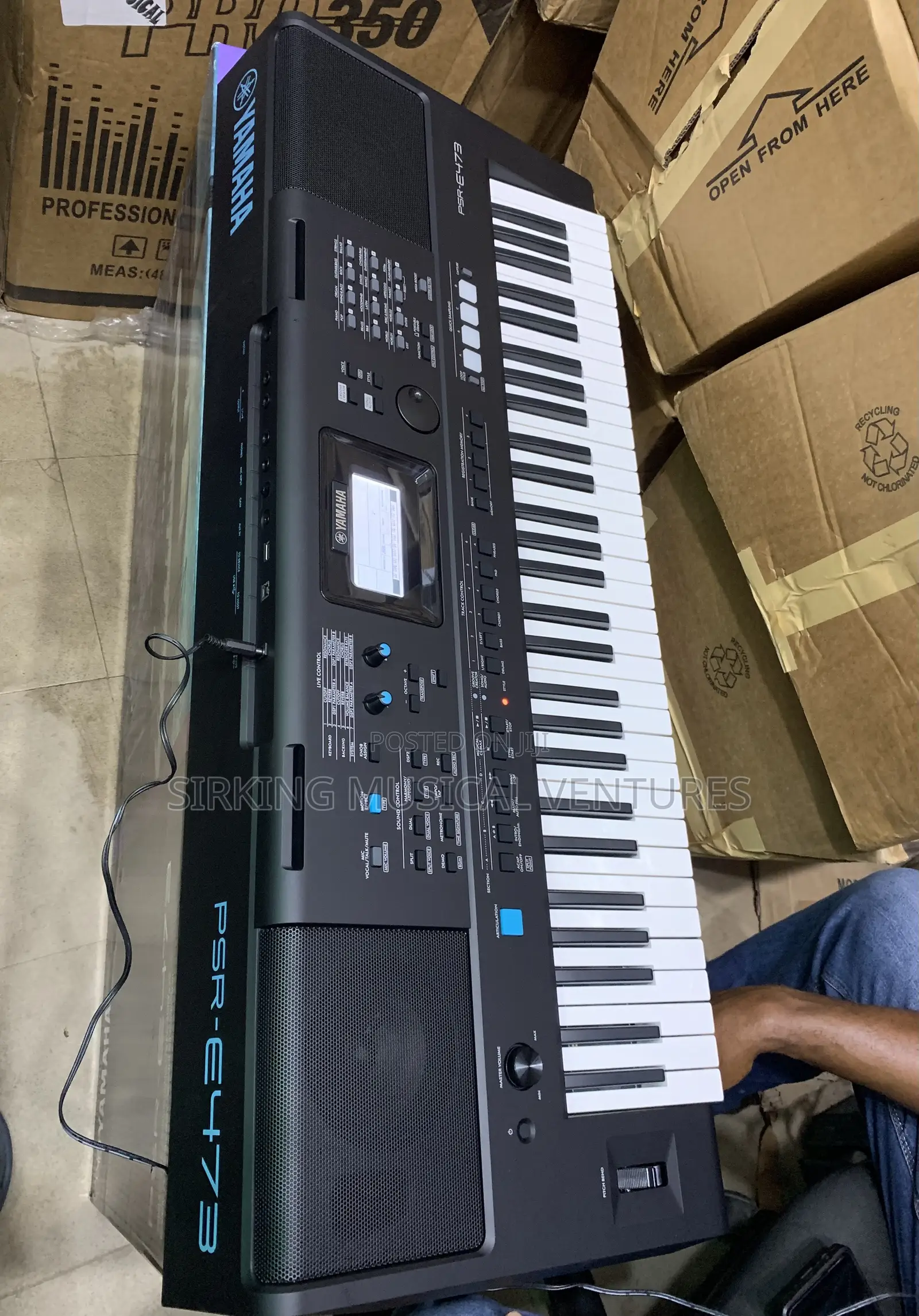Yamaha PSR-E483,61 Keys Portable Keyboard With Power Adaptor