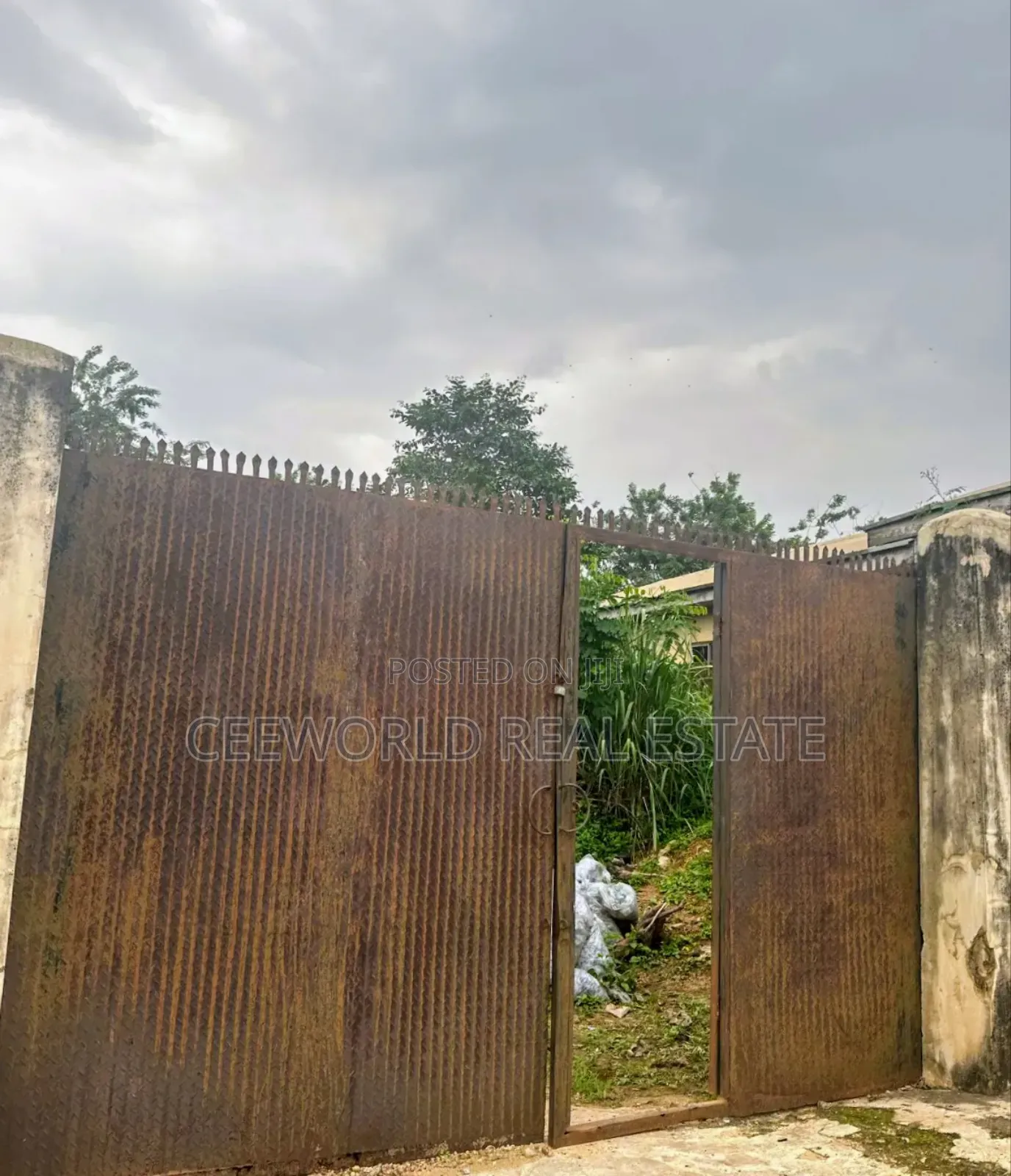 Over 4093 SQM About 8plots of Land in Jericho Gra Band A