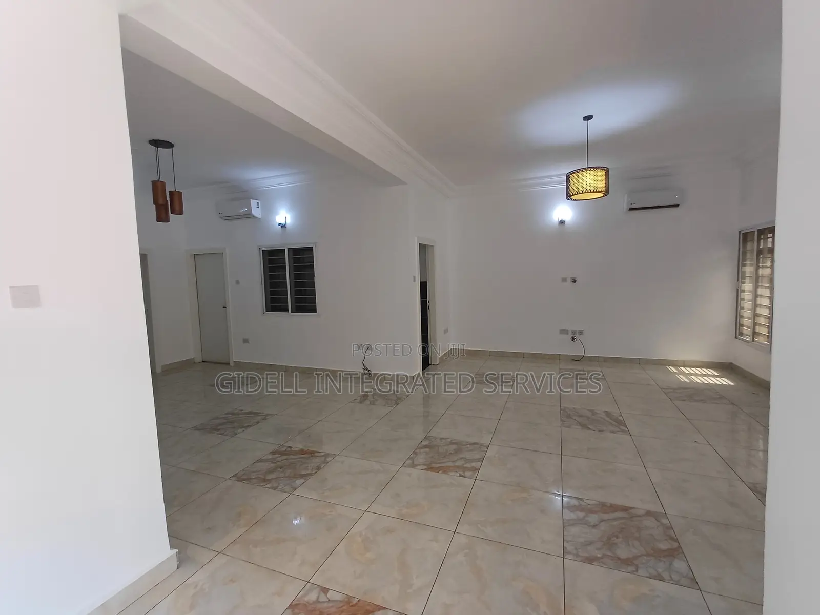 5bdrm Townhouse / Terrace in Mabushi for rent