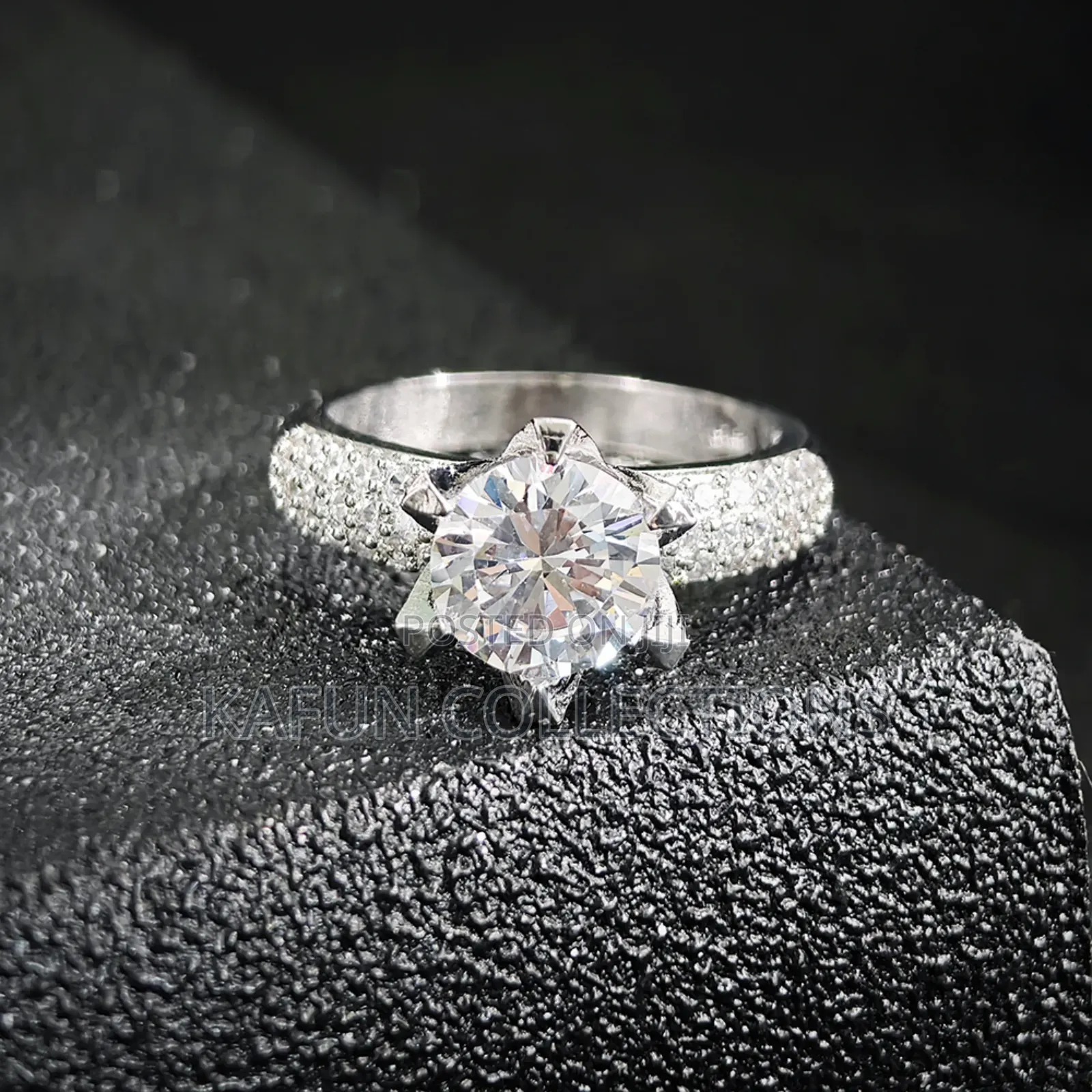 High Quality Zirconia Gold Engagement Ring