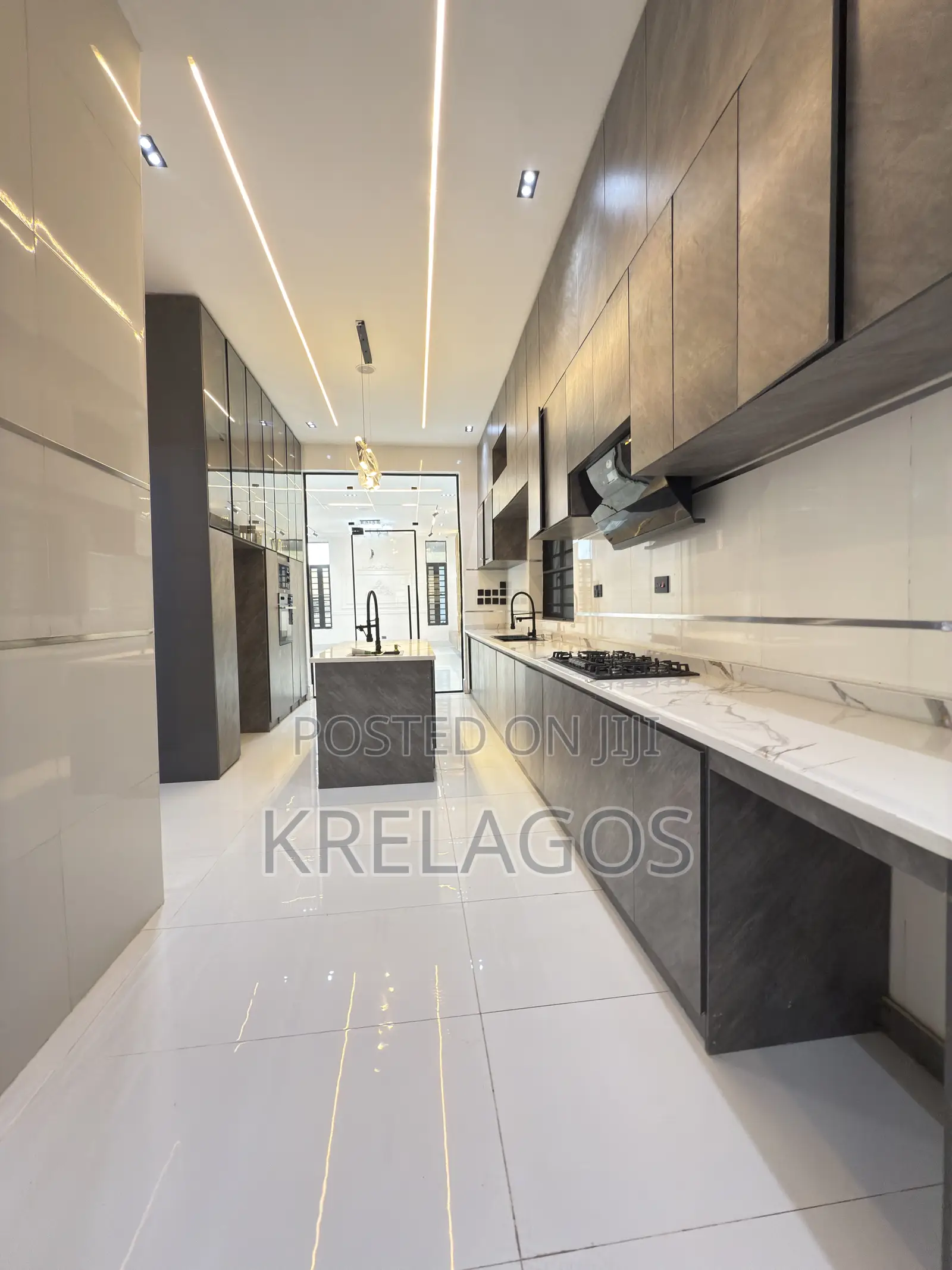 5bdrm Duplex in Ado / Ajah for sale