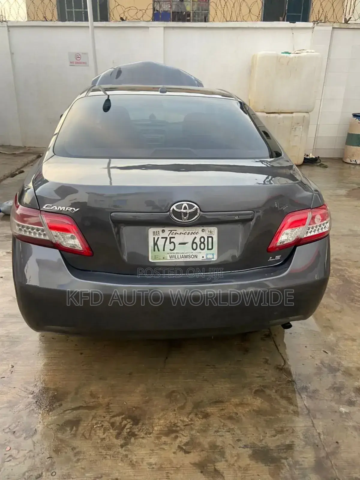 Toyota Camry LE 4dr Sedan (2.5L 4cyl 6A) 2011 Gray