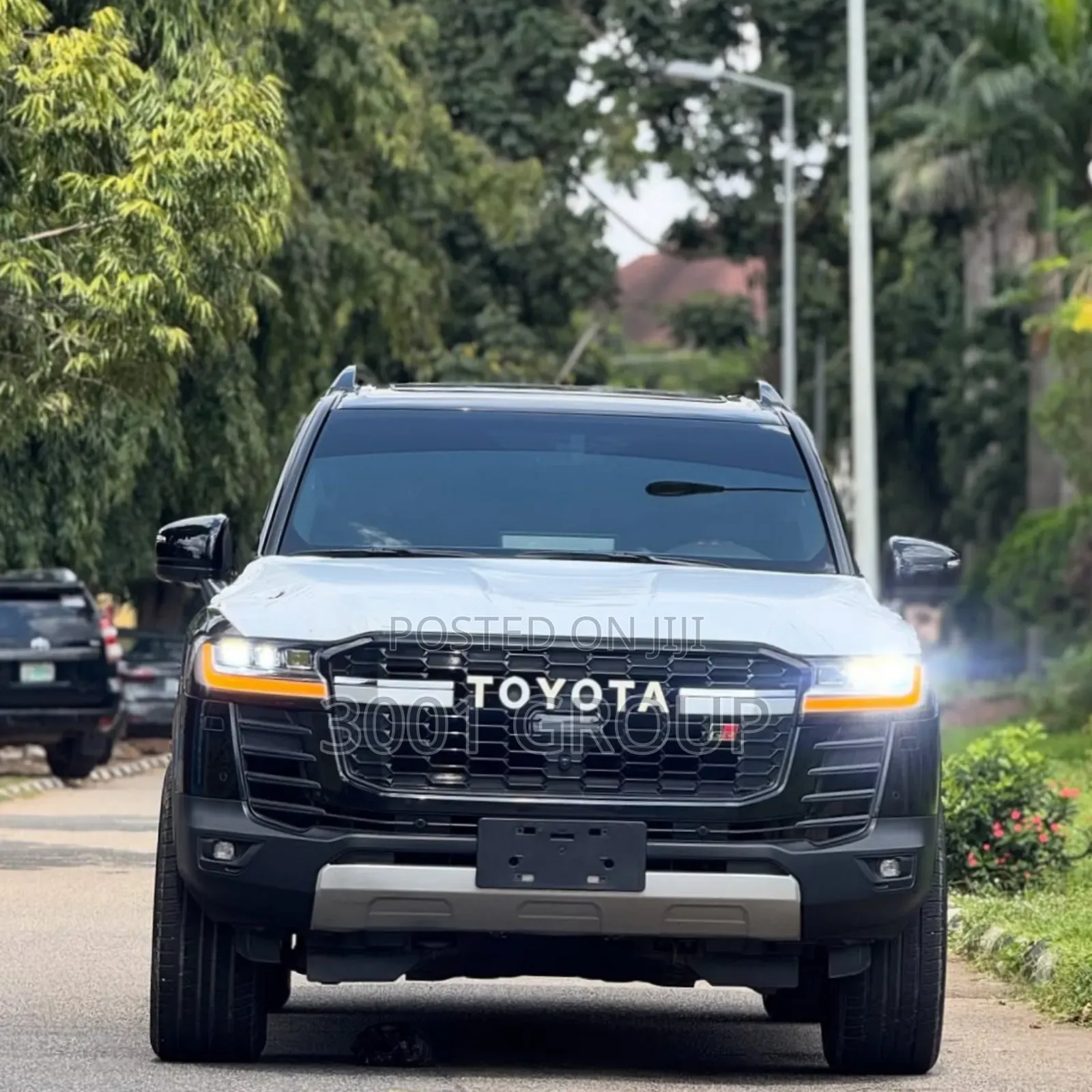 Toyota Land Cruiser LC300 2024 Black