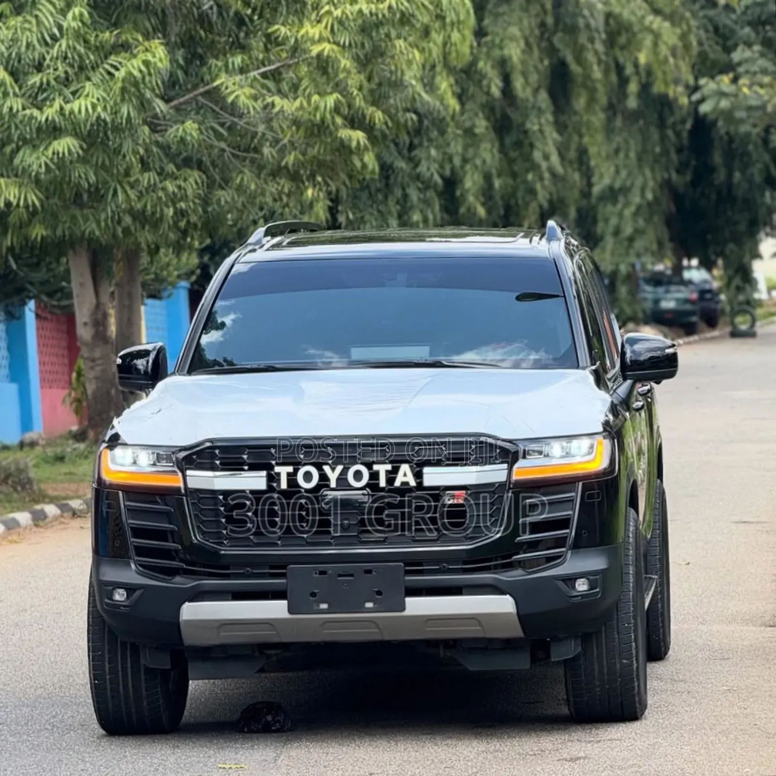 Toyota Land Cruiser LC300 2024 Black