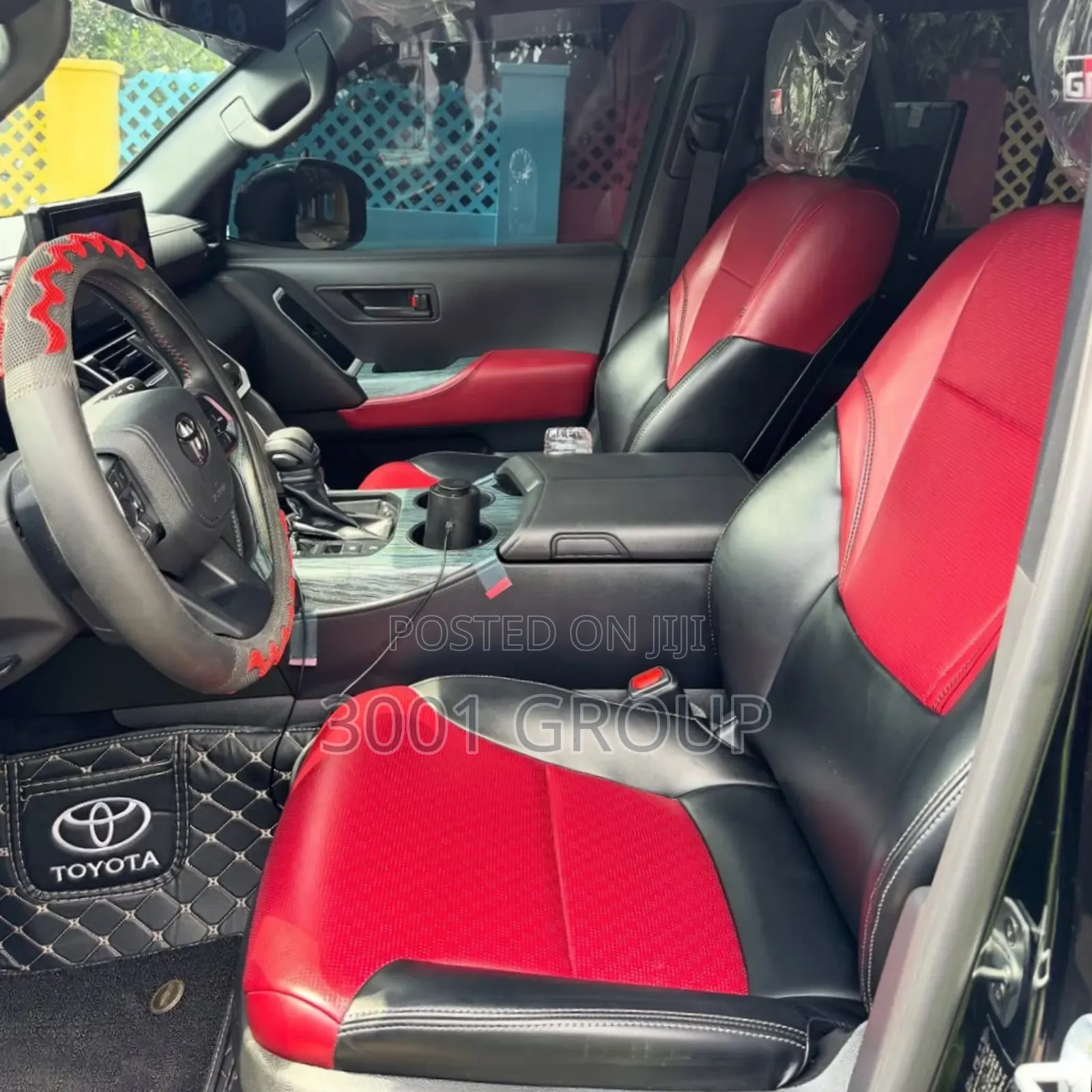 Toyota Land Cruiser LC300 2024 Black