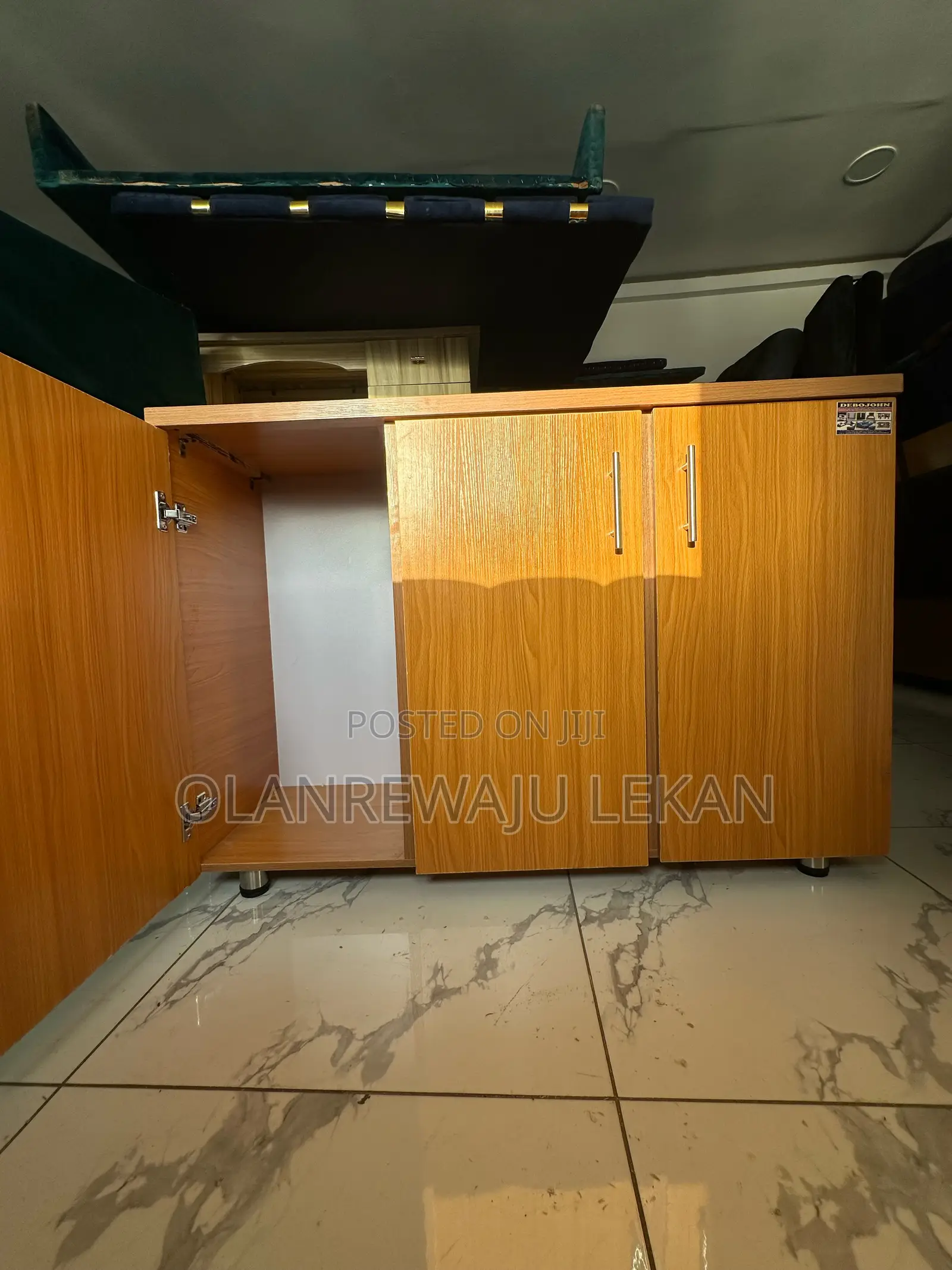 Kitchen Cupboard/Cabinet
