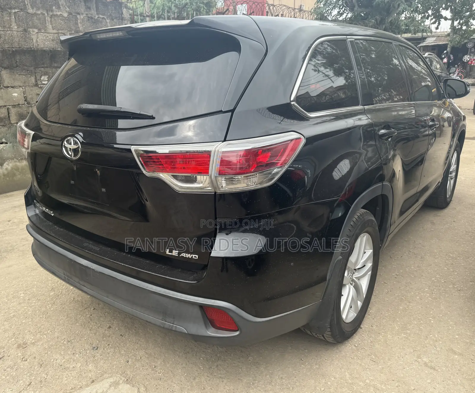 Toyota Highlander LE 4dr SUV AWD (3.5L 6cyl 6A) 2015 Gray