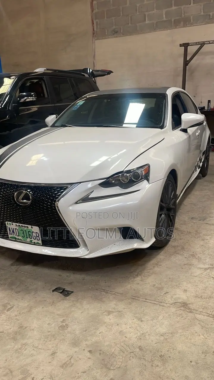 Lexus IS 350 AWD 2015 White