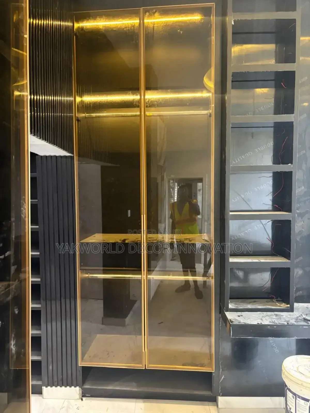 Wardrobe Full Height With Glass Door