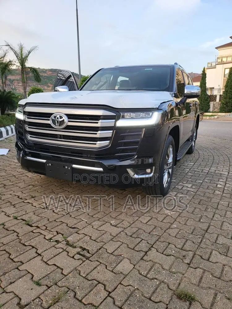 New Toyota Land Cruiser LC300 2025 Black