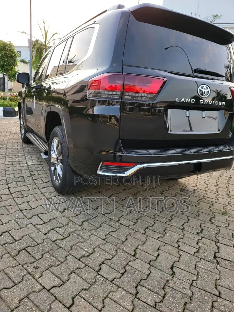 New Toyota Land Cruiser LC300 2025 Black